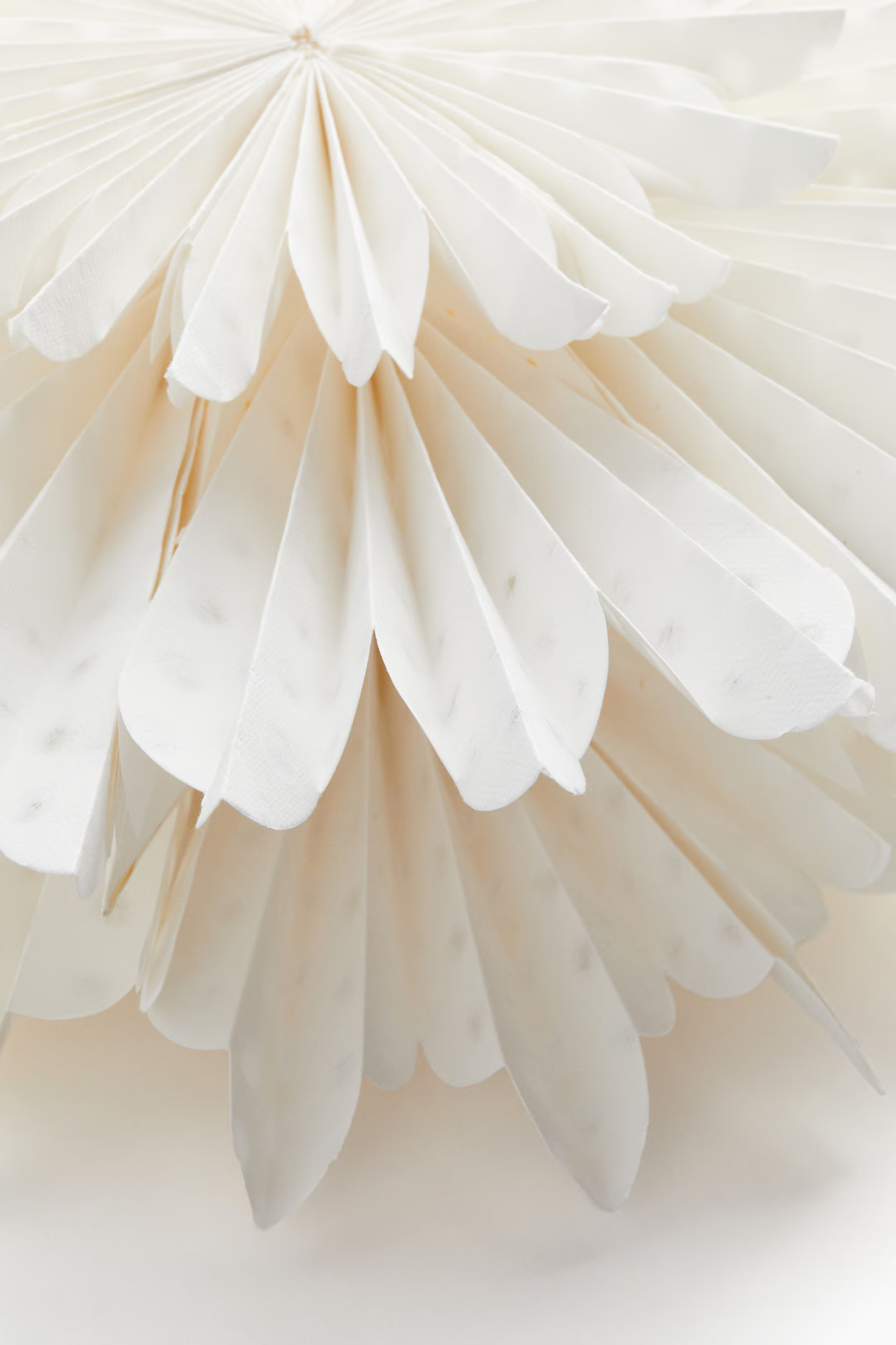 Sternförmiger Lampenschirm aus Papier - Weiß - Home All | H&M DE | H&M (DE, AT, CH, NL, FI)