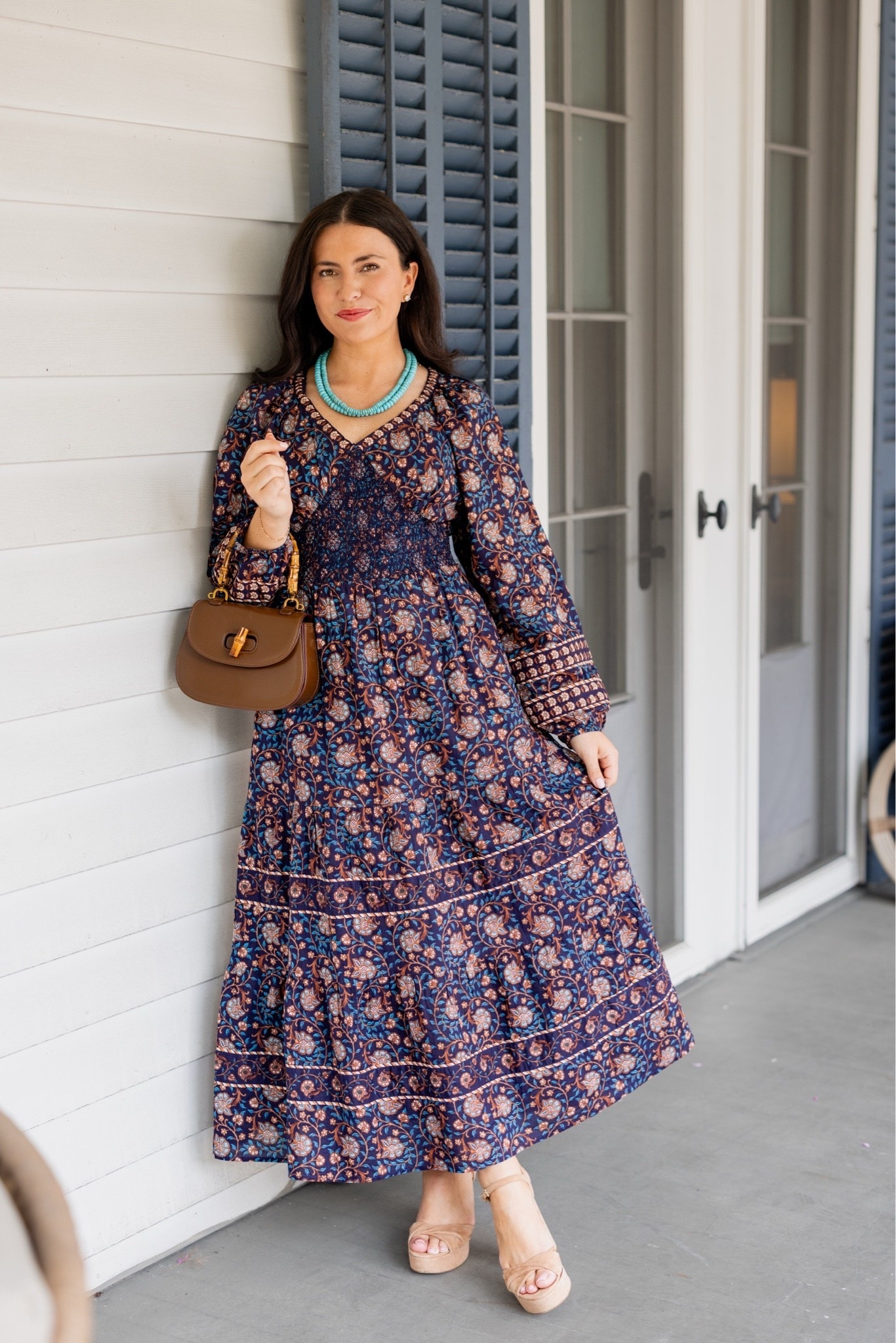 The most STUNNING dress that perfectly transitions into fall. Can’t wait to pair this with boots! 🤎