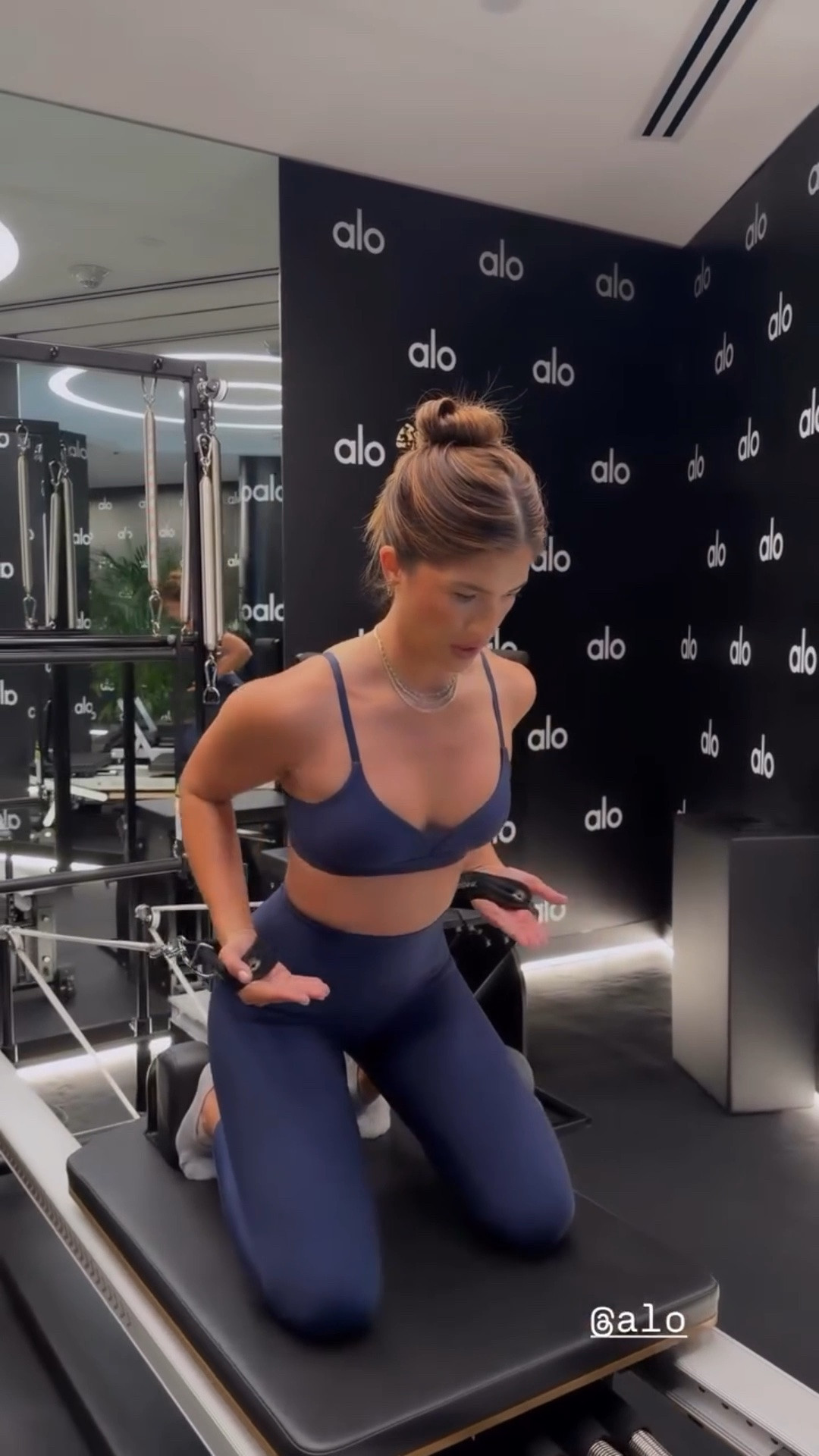 New navy sports bra and leggings set from @Alo Yoga!

#LTKfitnessgoals #LTKActive #LTKdayinmylife