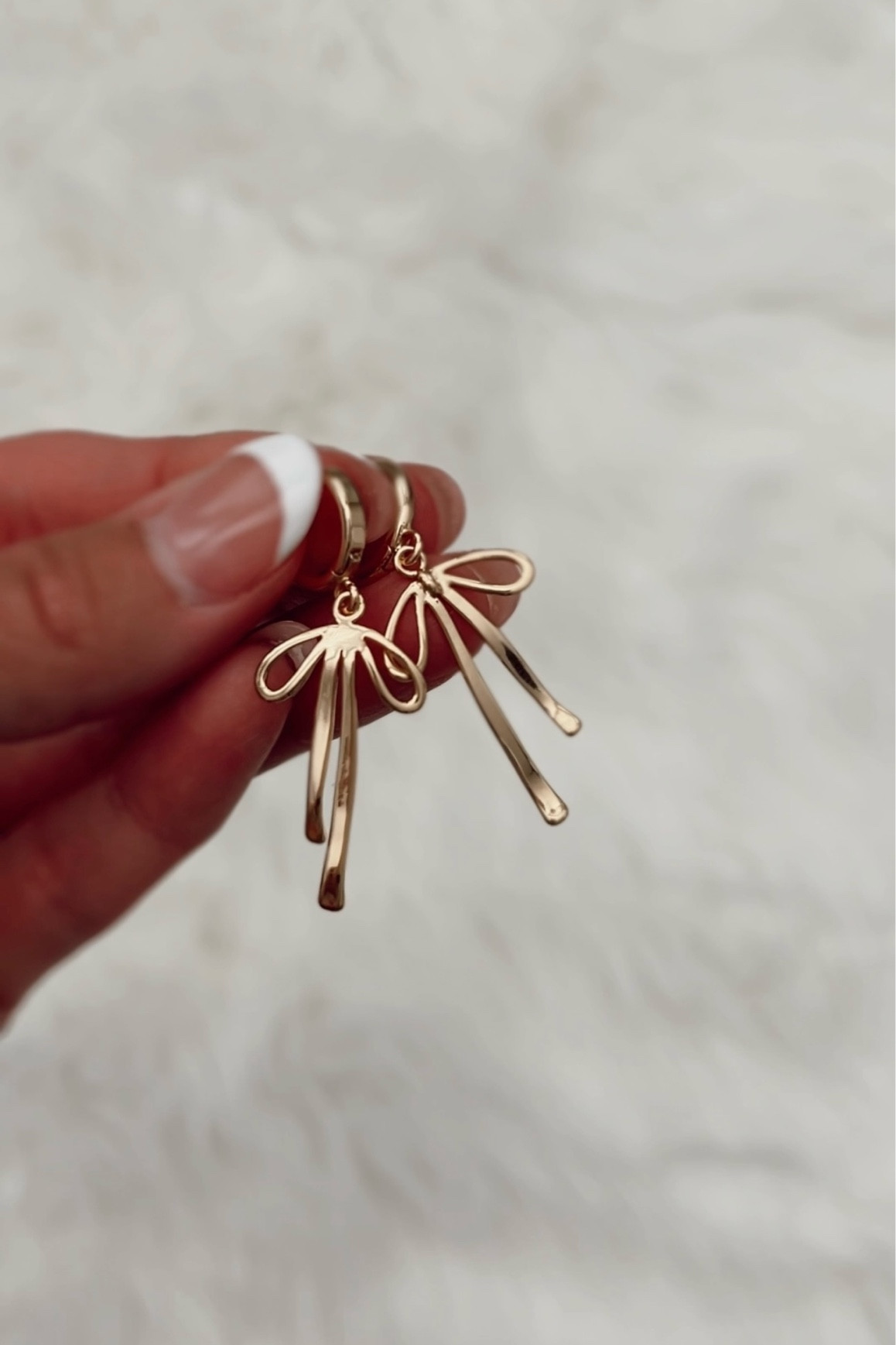 🎀 Bows are in style this year. I am loving the simple pop of bows in cardigans, accessories & more! 

#LTKStyleTip #LTKBeauty #LTKFindsUnder50