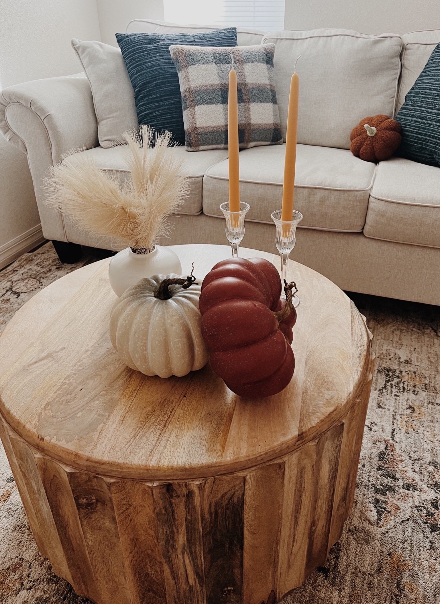 Last minute Thanksgiving decor ideas🍂 Great idea if you’re hosting at home and want pumpkin themed decor☺️

Beeswax candlestick, candlestick holder, Fall pumpkin decor, pampas, plaid pillow

#LTKhome #LTKfindsunder50 #LTKSeasonal
