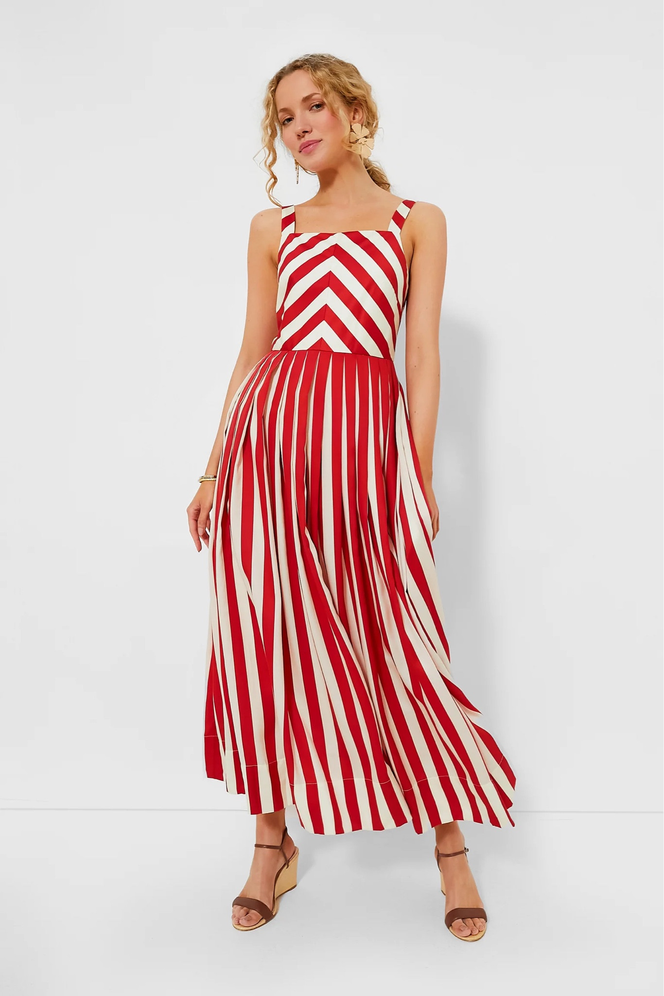 Red and white stripes! This would be amazing for Labor Day. One month countdown. 