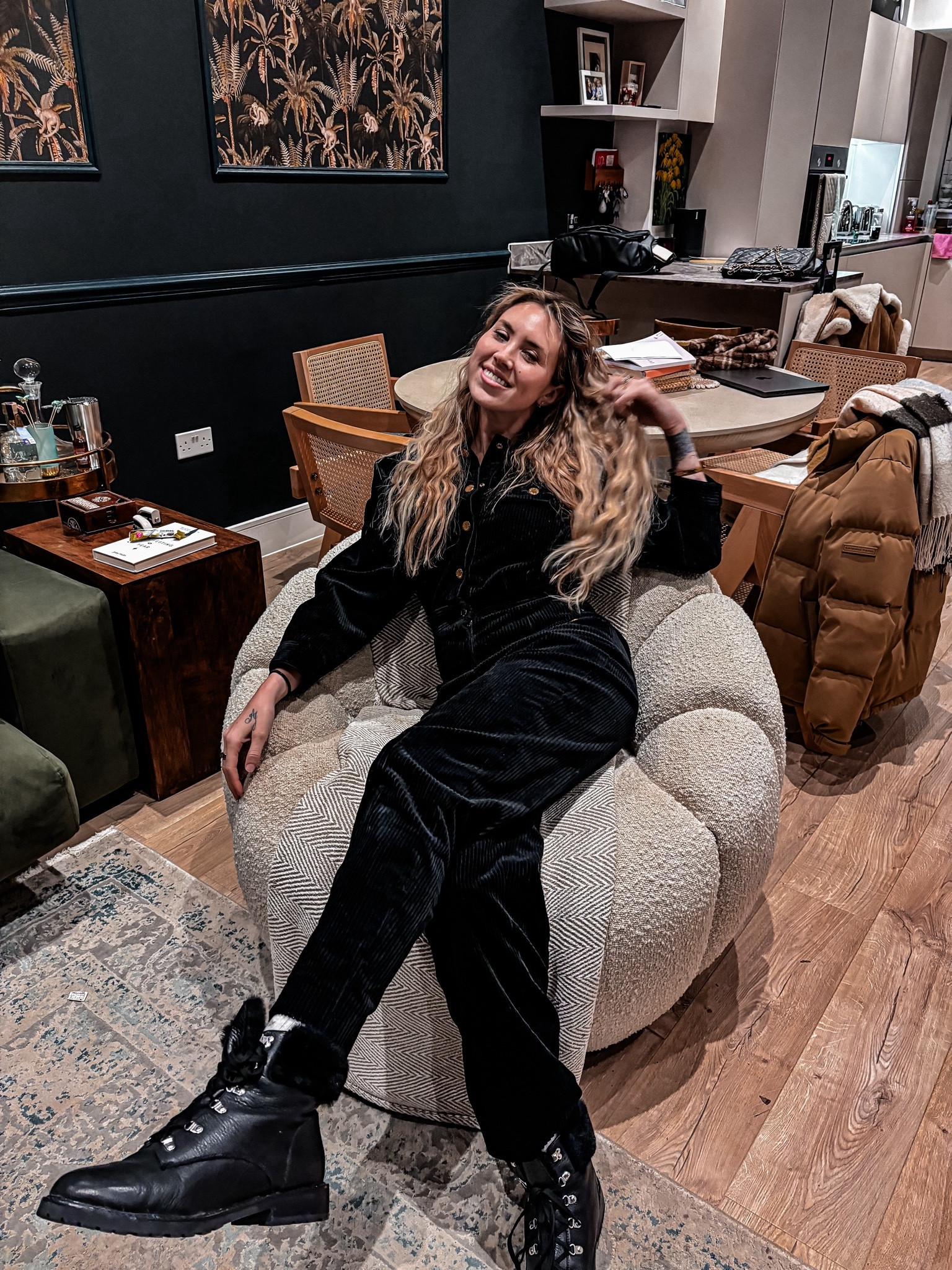 Whats a little soho home with a sprinkle of Sandro and show pony 💁🏼‍♀️#interiors #fashion #sandro 

#LTKhome #LTKstyletip #LTKbeauty