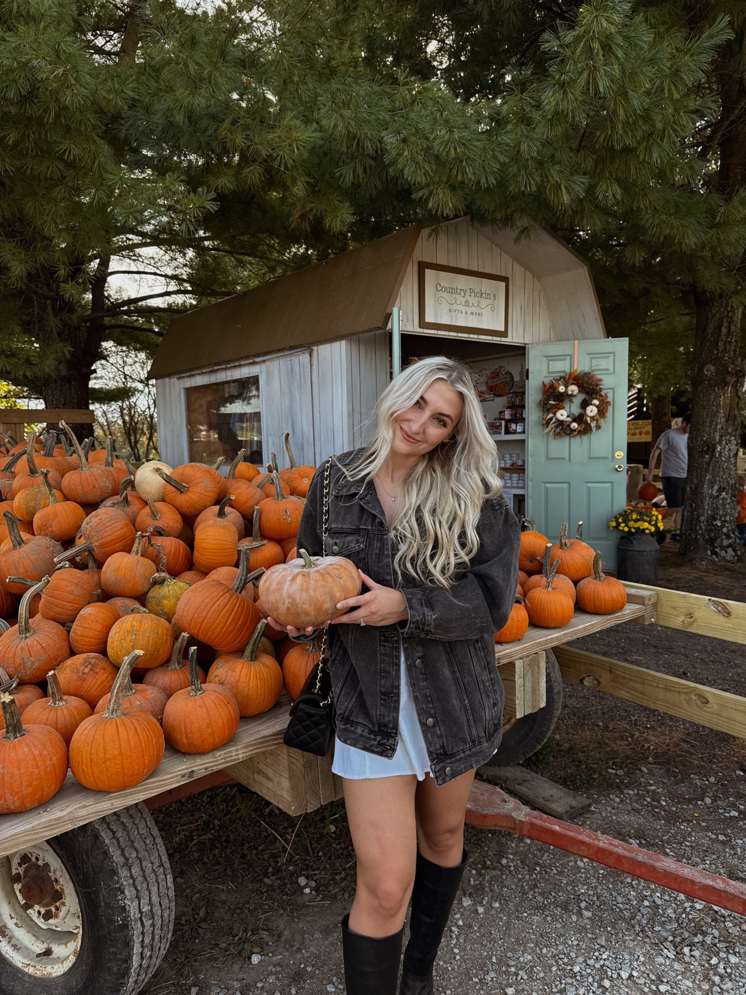 Fall fashion, fall vibes, pumpkin patch outfit, denim jacket outfit, fall aesthetic, fall 2025, minimalist 

#LTKSeasonal #LTKHalloween