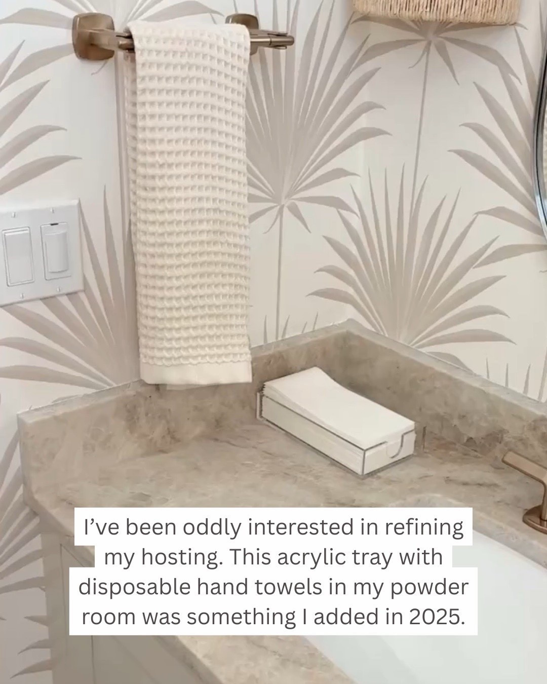 Cutest acrylic tray for my powder room napkins 🙌🏻🙌🏻



#LTKdayinmylife #LTKHome #LTKSeasonal