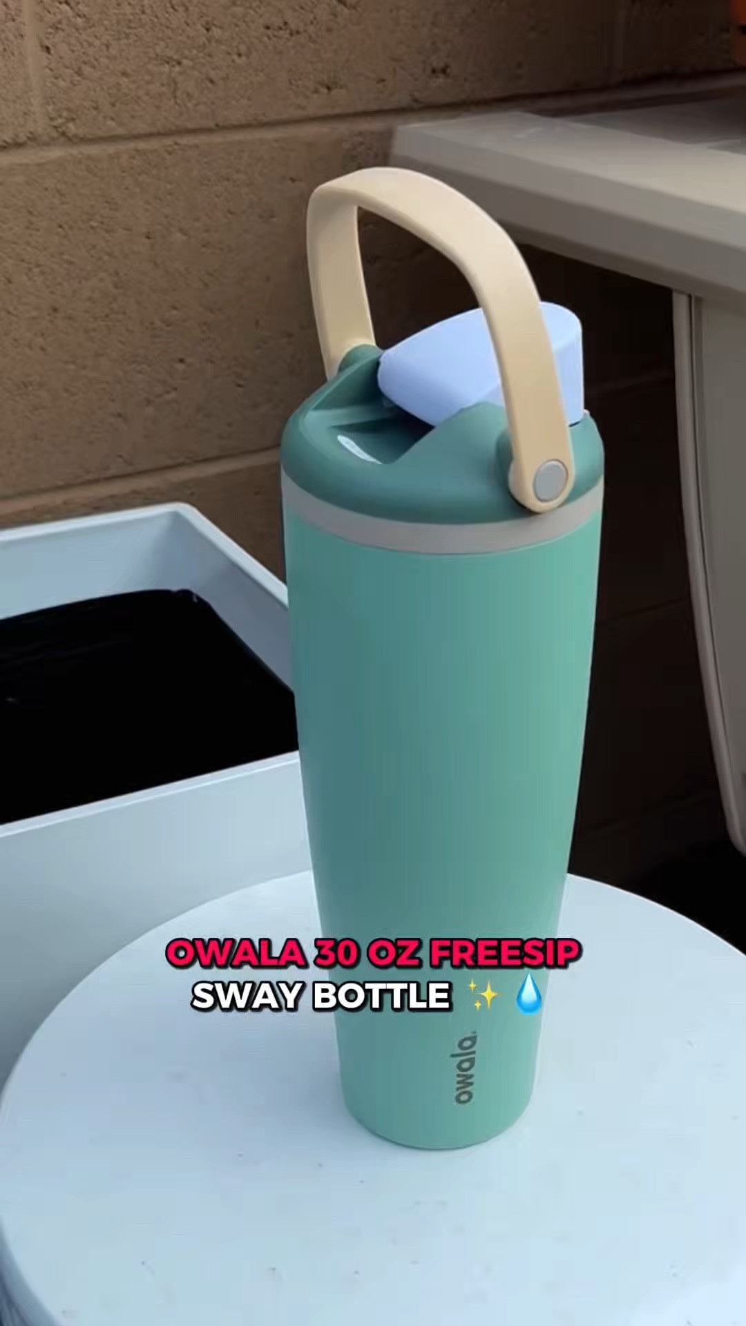 Insulated water bottle 30 oz 💧 

Leakproof, keeps drinks cold for hours, and perfect for everyday hydration on the go.

#LTKfoodie #LTKSaleAlert #LTKHome