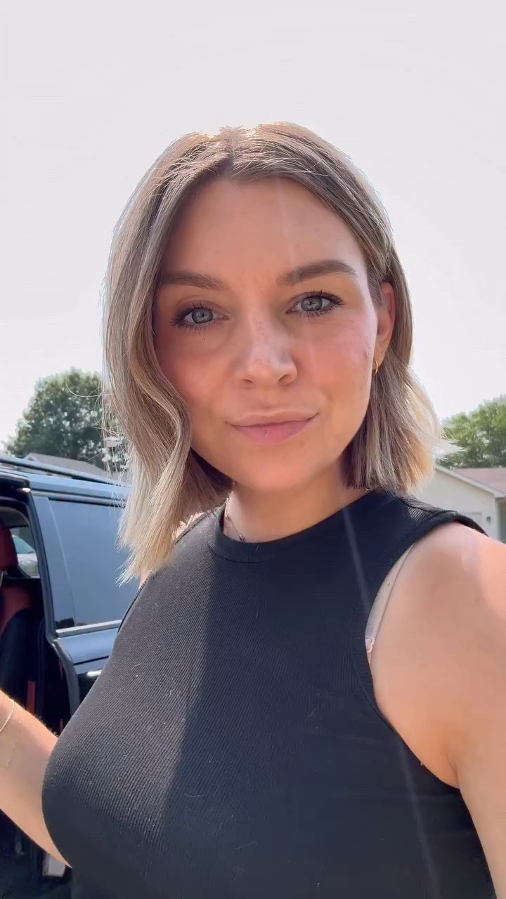 Comment TRACKS and I’ll get you the link! Only $30 and SO worth it!!! 

Also please appreciate me bending over in this car at 28 weeks pregnant 🫠 I swear I’ll stop talking about the van soon (maybe)

•
#momlife #momlifebelike #vanlife momoffour