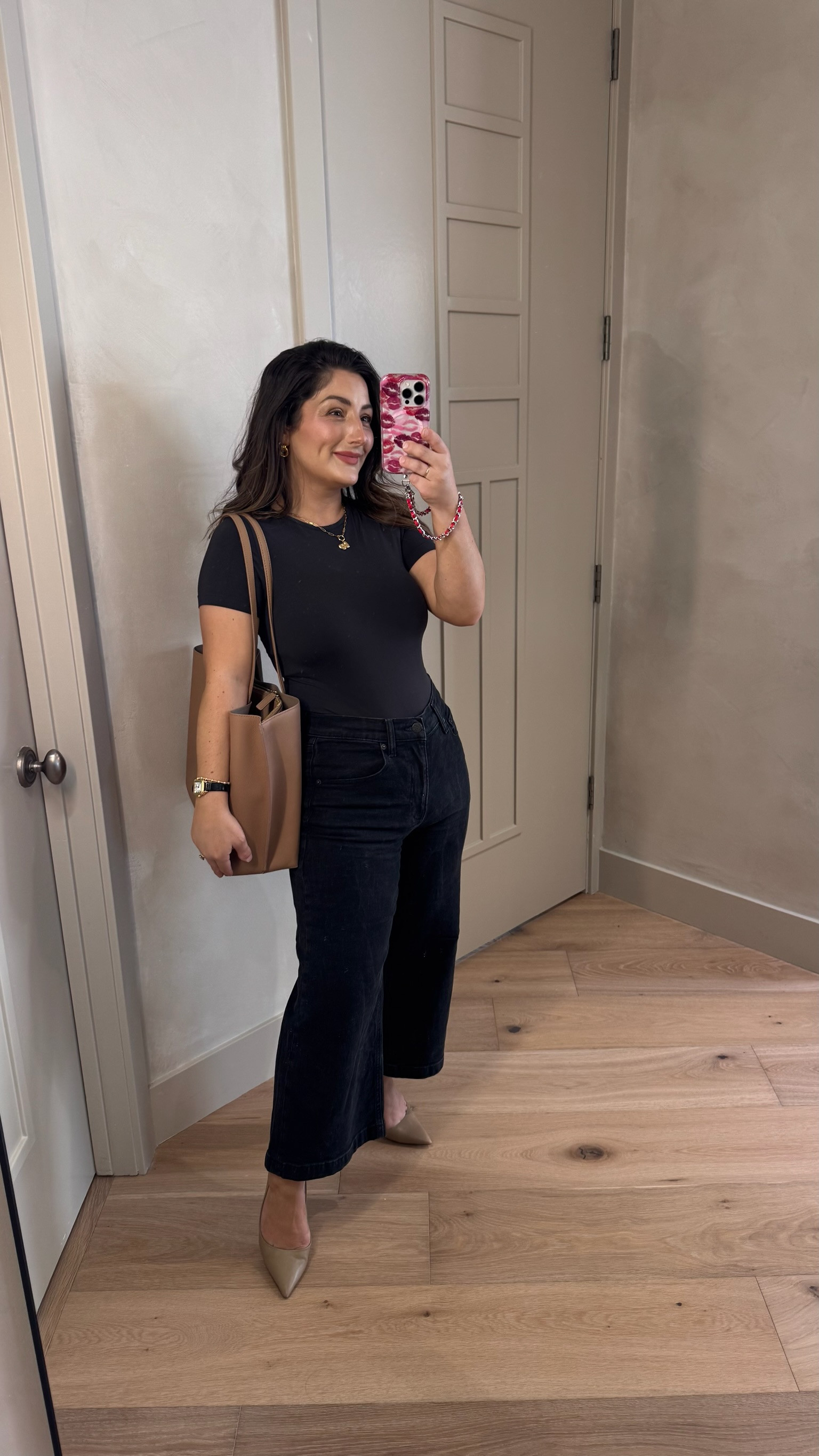 Chic monochromatic look! 

Tee size small
Jeans size 27 petite 

5’0” 140lbs 

#LTKPetite #LTKWorkwear #LTKootd