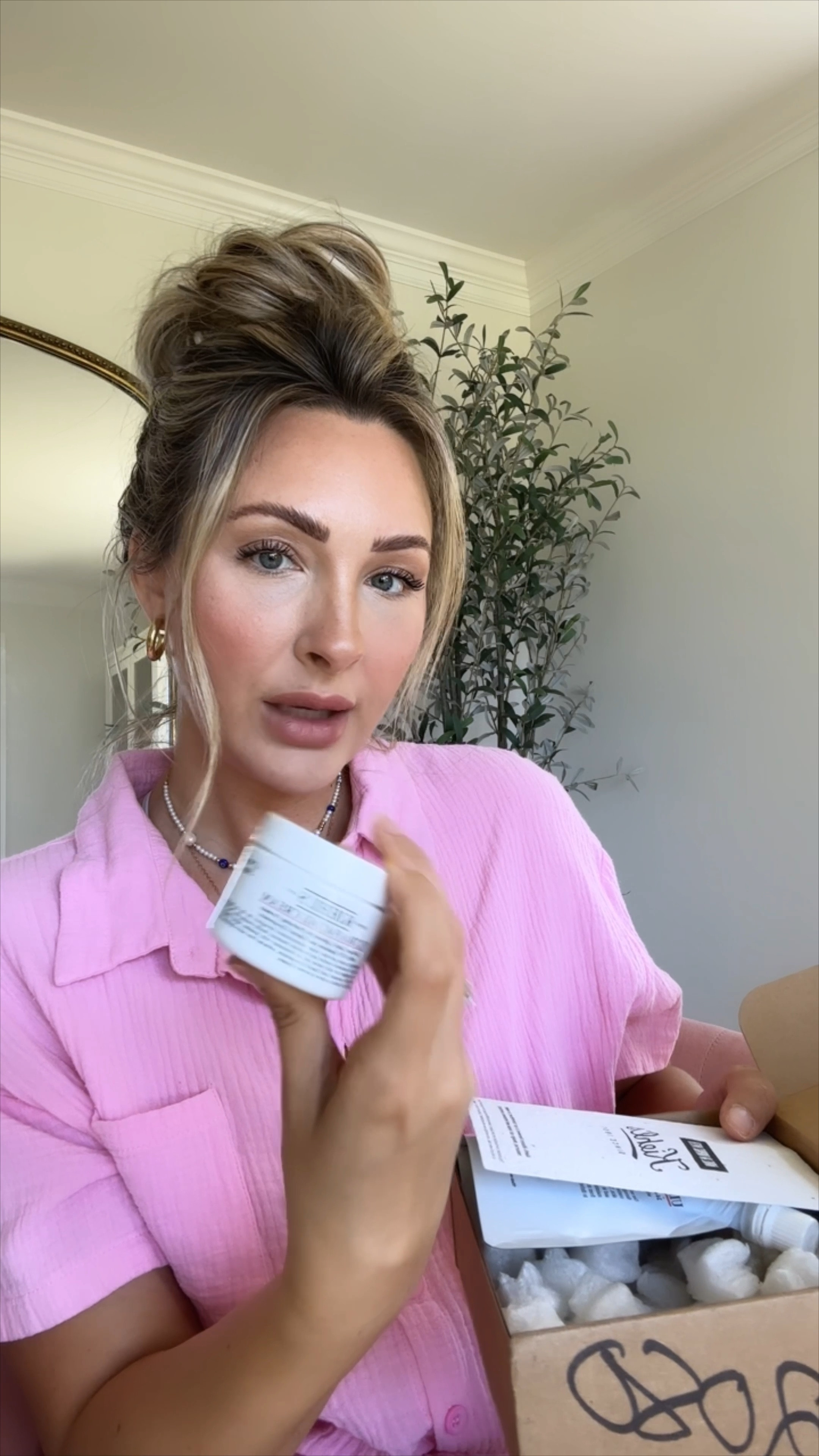 Kiehls skincare // deep moisturizer 

#LTKSeasonal #LTKBeauty #LTKGiftGuide