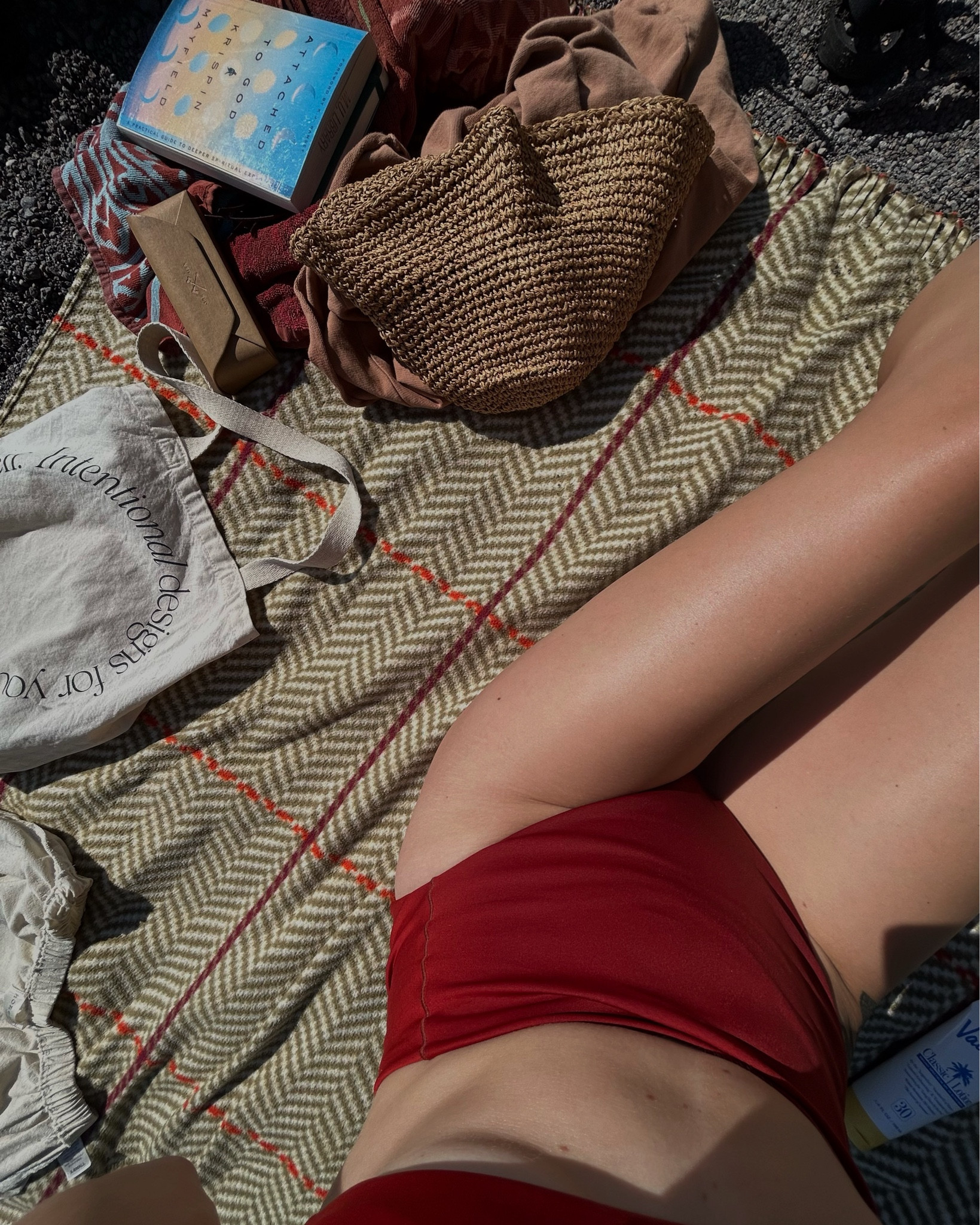 @leftonfriday 1971 (Red) is the perfect Autumn “Brick” 🧱

#houseofcolour #houseofcolourusa #houseofcolourautumn #houseofcolourvibrantautumn #vibrantautumn #wowcolors#LTKtravel #LTKswim

#LTKSeasonal