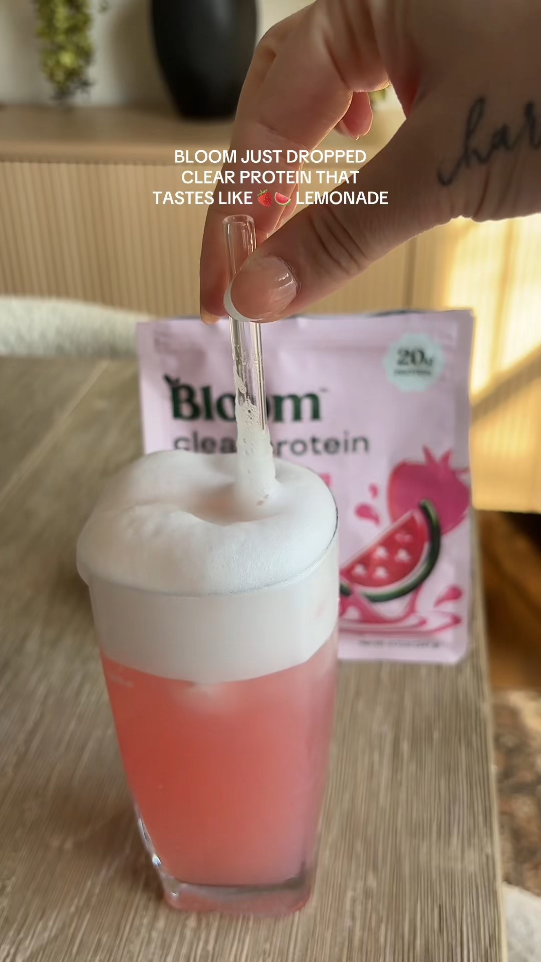 Literally the easiest way to get protein in because it tastes like 🍓🍉 water. What 🤯 so good. @Bloomsupps  is always nailing it 👌🏻

#bloompartner #bloom #bloomnutrition #protein #proteinpower #collagenpeptides #supplements #proteindrink #fitnessjourney 

#LTKActive #LTKU #LTKfoodie