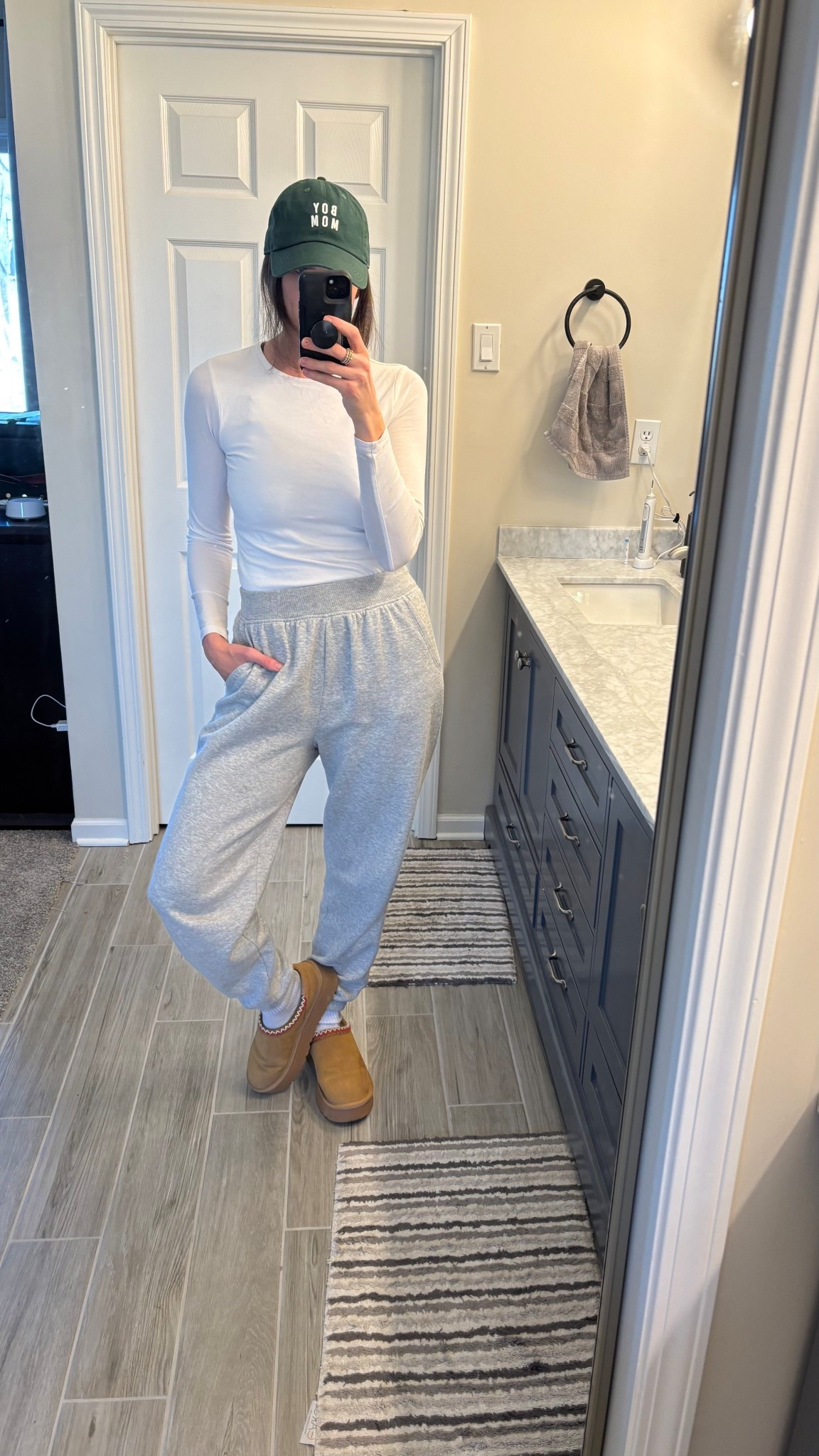 Mom OOTD 

#LTKootd #LTKActive