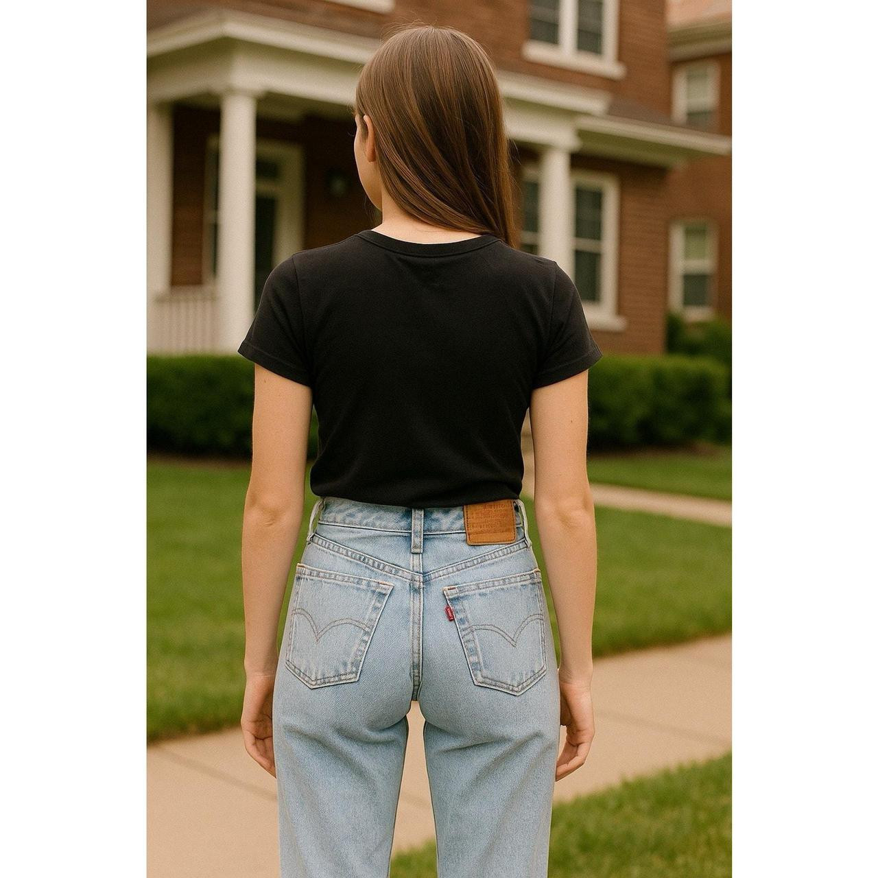 Levi's Women's Jeans - Blue - 9 | Depop US