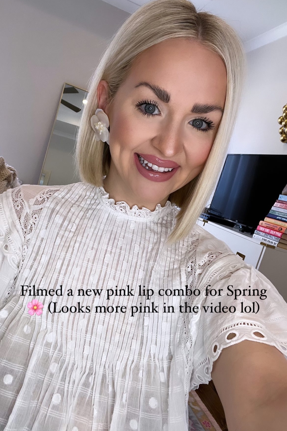 Eyelet top / eyelet blouse (XXS)


#LTKstyletip #LTKSeasonal