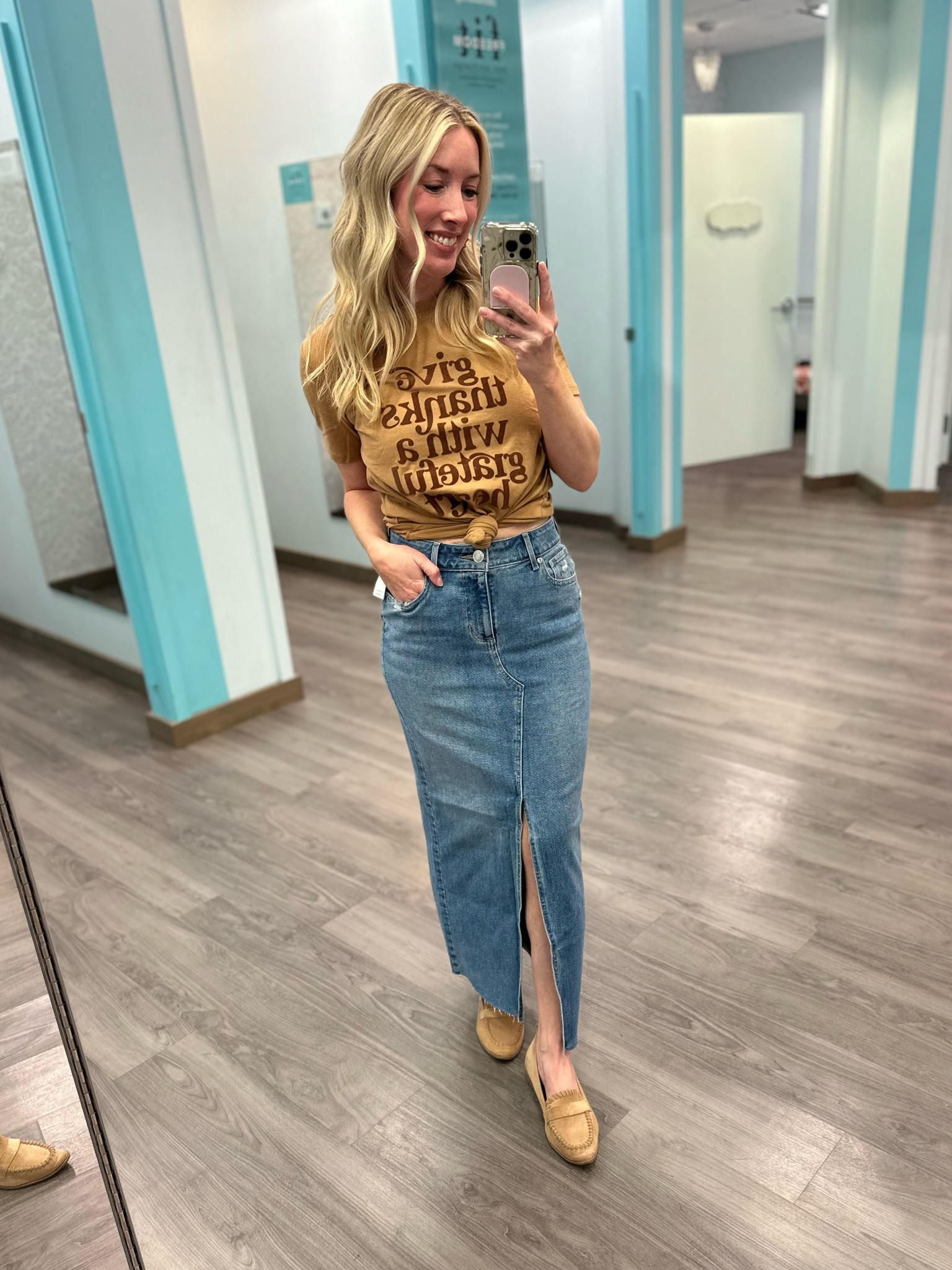 This denim skirt 😍😍😍