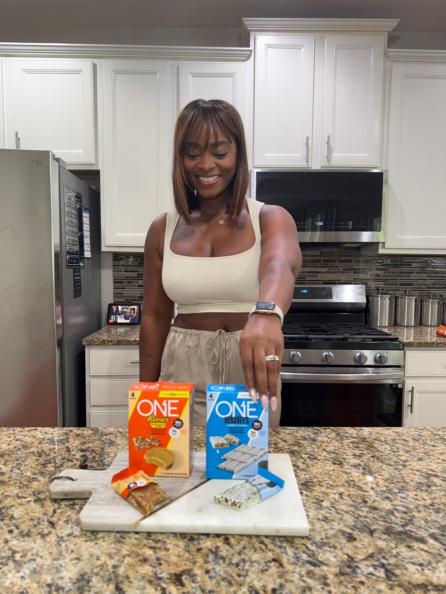 #ad These new @one1brands x Hershey’s Cookies ‘n’ Creme and Reese’s Peanut Butter Lovers Protein Bars from @Target are 18 grams of protein dressed up as my favorite candy bars. I mean… it’s lowkey a candy bar cosplaying as a protein bar, and I’m here for it! #ONEHersheys #ONEReeses #ONEProteinBars
Go get yours at #target before I buy them all!  #TargetPartner
