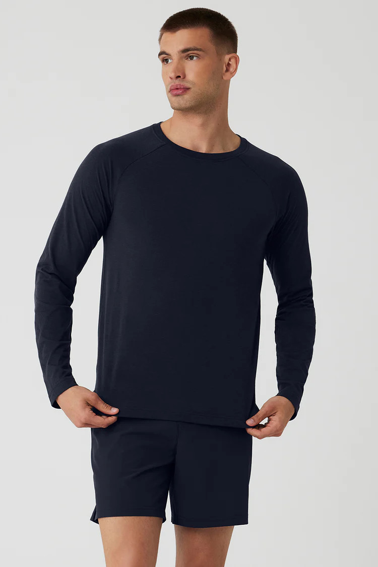 Triumph Long Sleeve Tee | Alo Yoga (US)