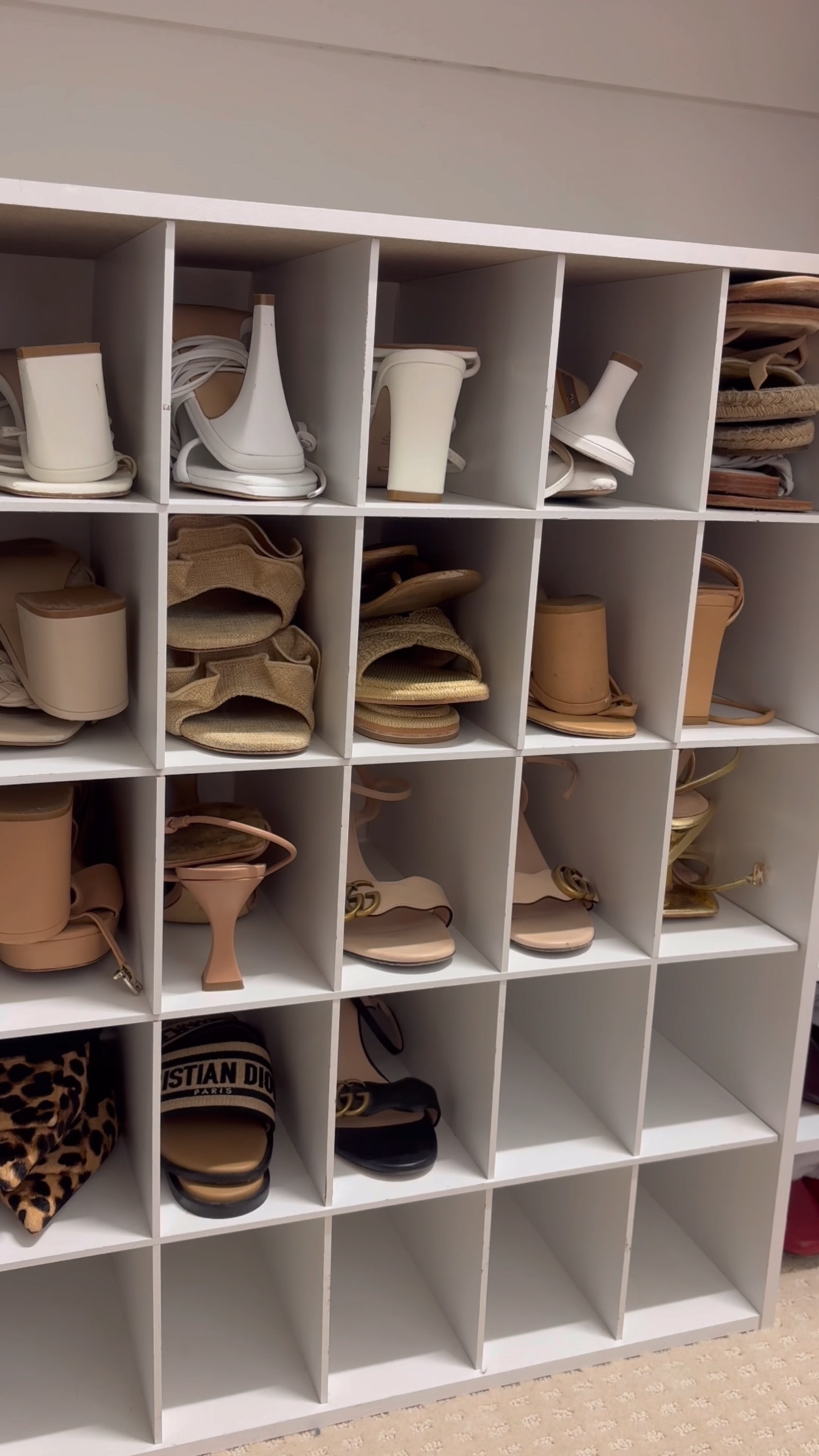 Organize & clean out my closet with me! 🤍


#LTKWatchNow #LTKFindsUnder50 #LTKHome