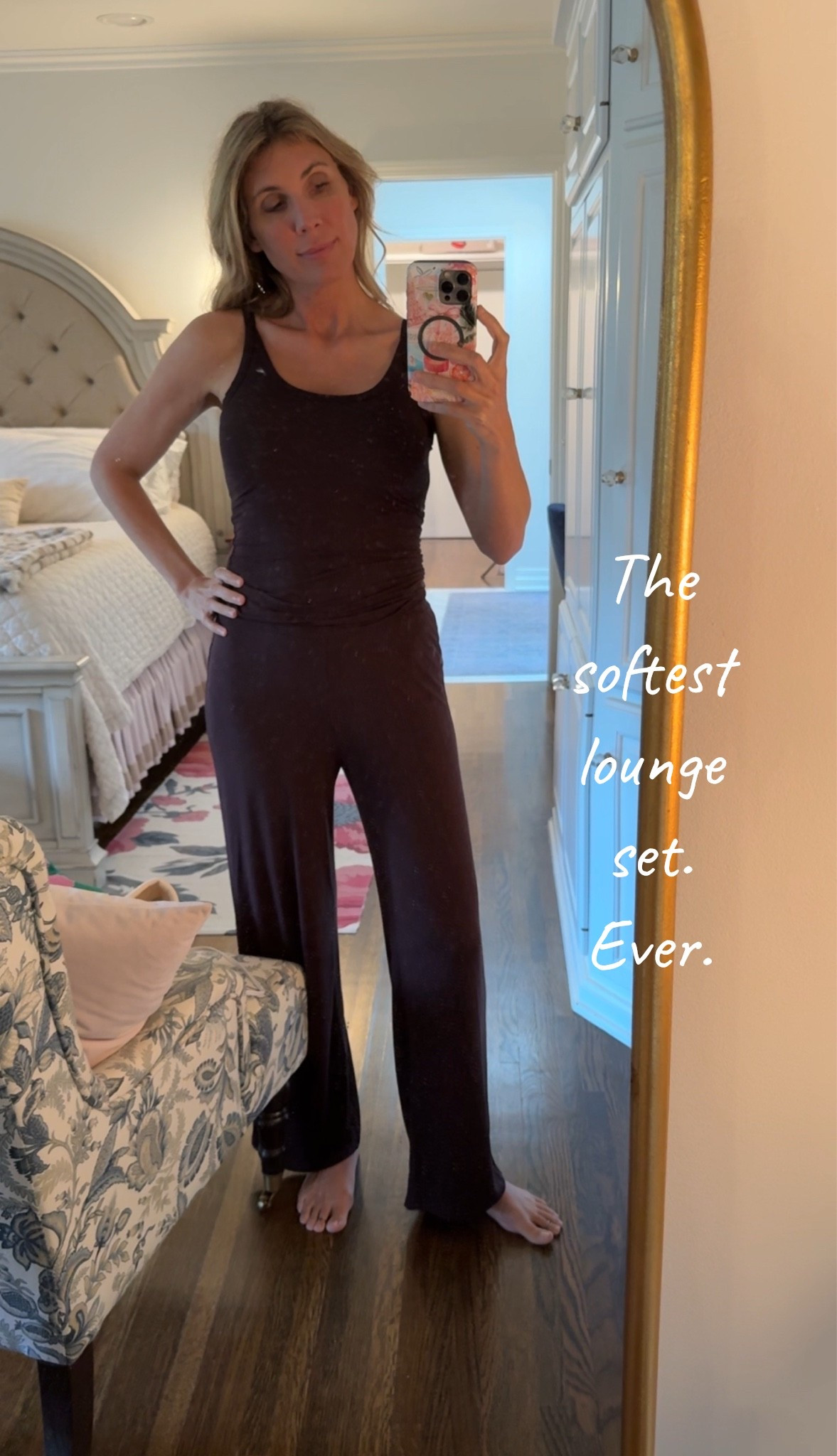 When Mott & Bow asked me if they could send me some products to try, I said “sure!” I picked this amazing lounge set - I swear it feels like wearing nothing at all. It’s 90% modal and 10% spandex and I’m telling you it is SO GOOD! I’ve even been sleeping in it and I didn’t rip the pants off during the night!