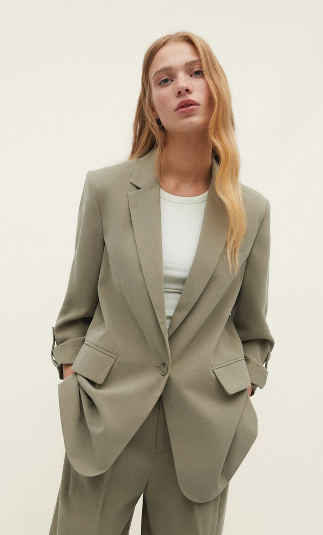Flowing straight fit blazer | Stradivarius (UK)