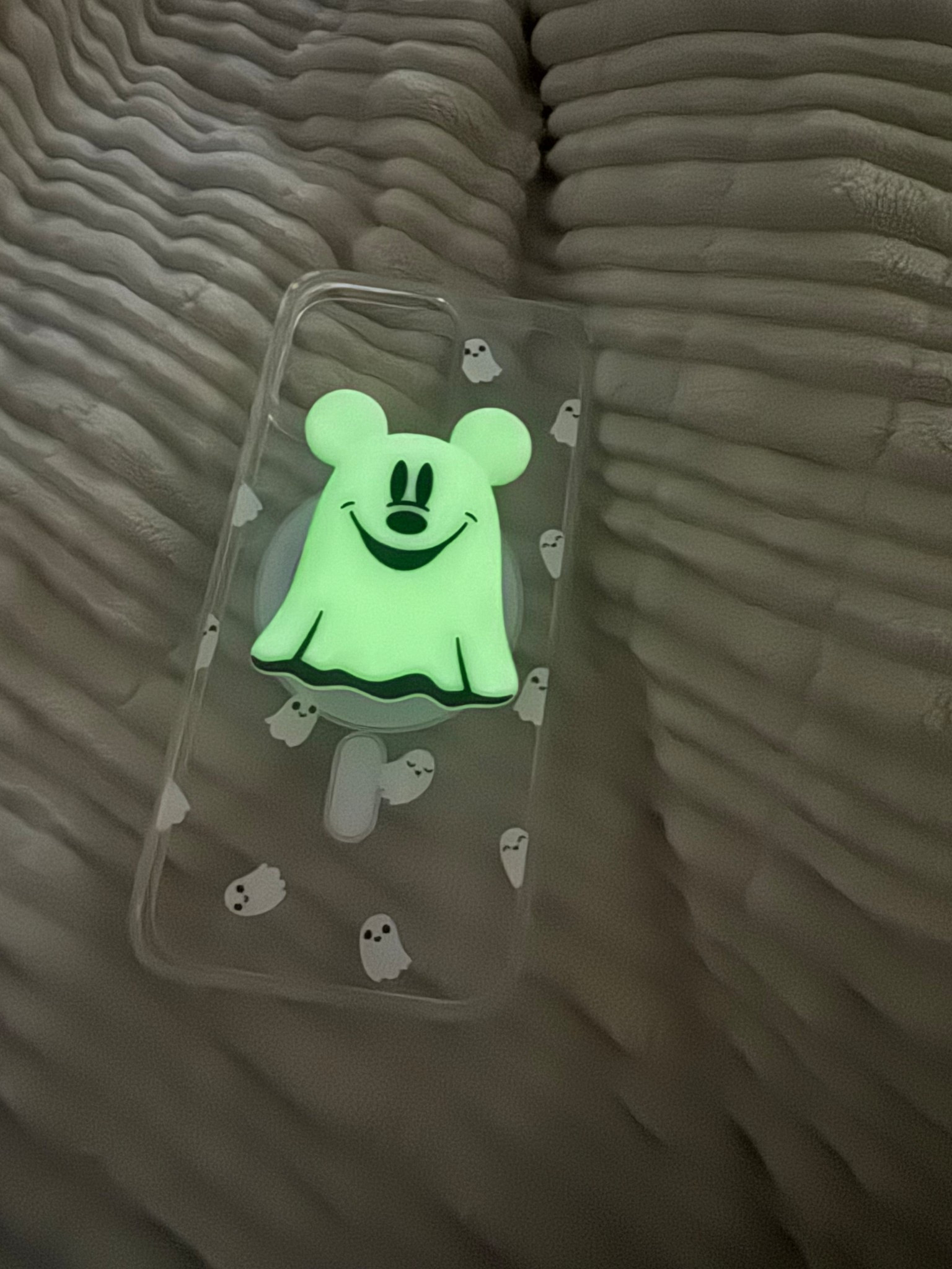 glowin’ ghost mode 👻💚 the cutest phone combo for spooky season

#ltkhome #ltkfinds #ltkfall #ltktech #ltktrending #ltkholiday #ltkspookyseason

#LTKHalloween