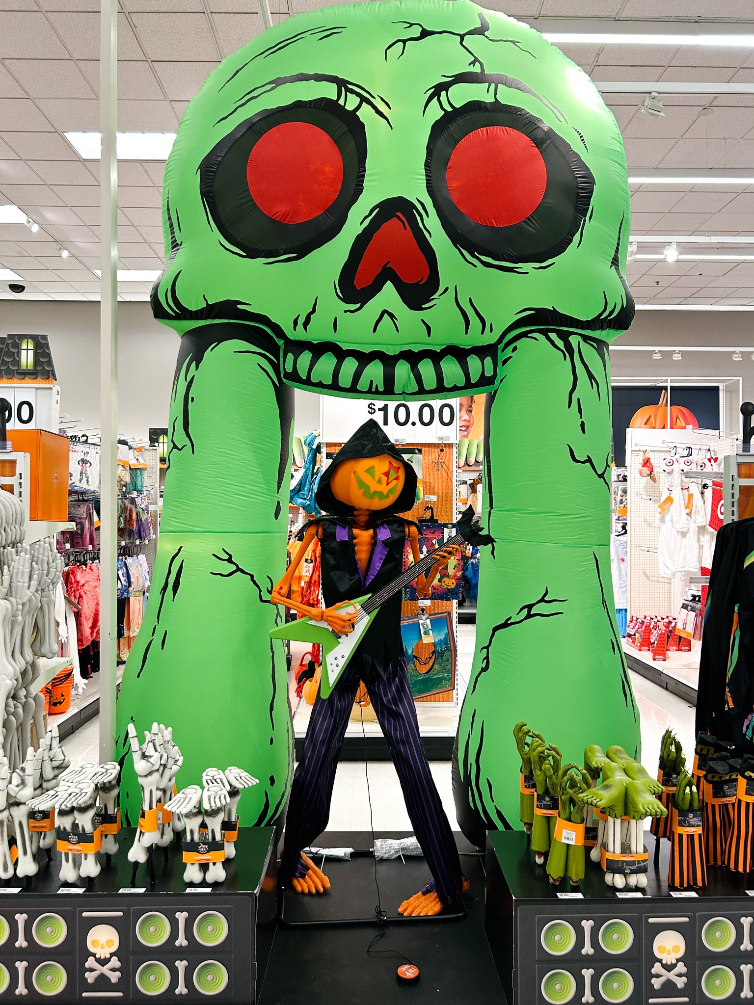 Halloween, Halloween decorations, Halloween decor, Halloween blowups, Halloween home decor, home decor, fall, fall home, Halloween inspo, Halloween ideas

#LTKHome #LTKHalloween #LTKSeasonal