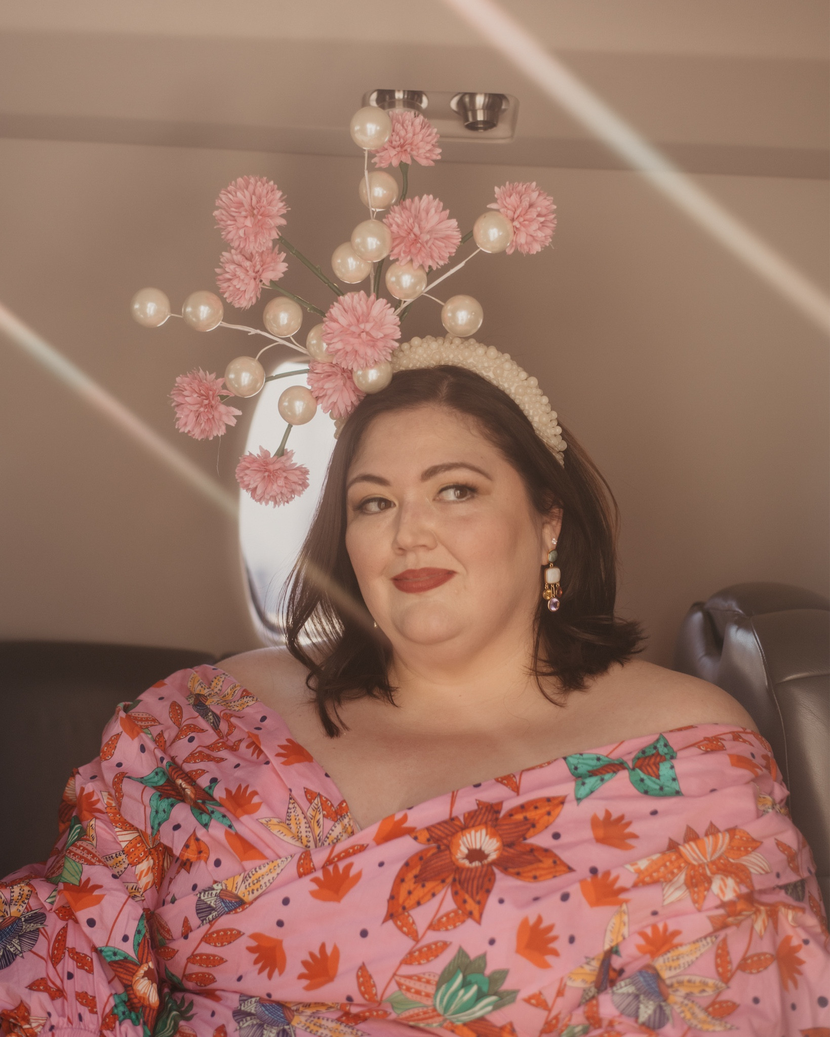 If you’re going to the Kentucky Derby or Kentucky Oaks, your headpiece should be full of drama. This fascinator is a show stopper with pink poms and oversized faux pearls. 

Kentucky derby - fascinator - derby hat 

#LTKSeasonal #LTKcurves