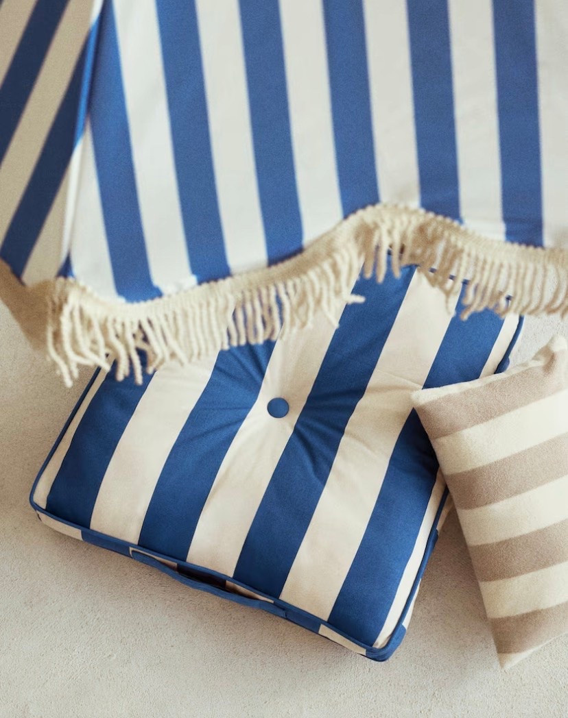 New home arrivals 💙

#indoor #outdoor #cushion #home #decor

#LTKOver40 #LTKHome #LTKSeasonal