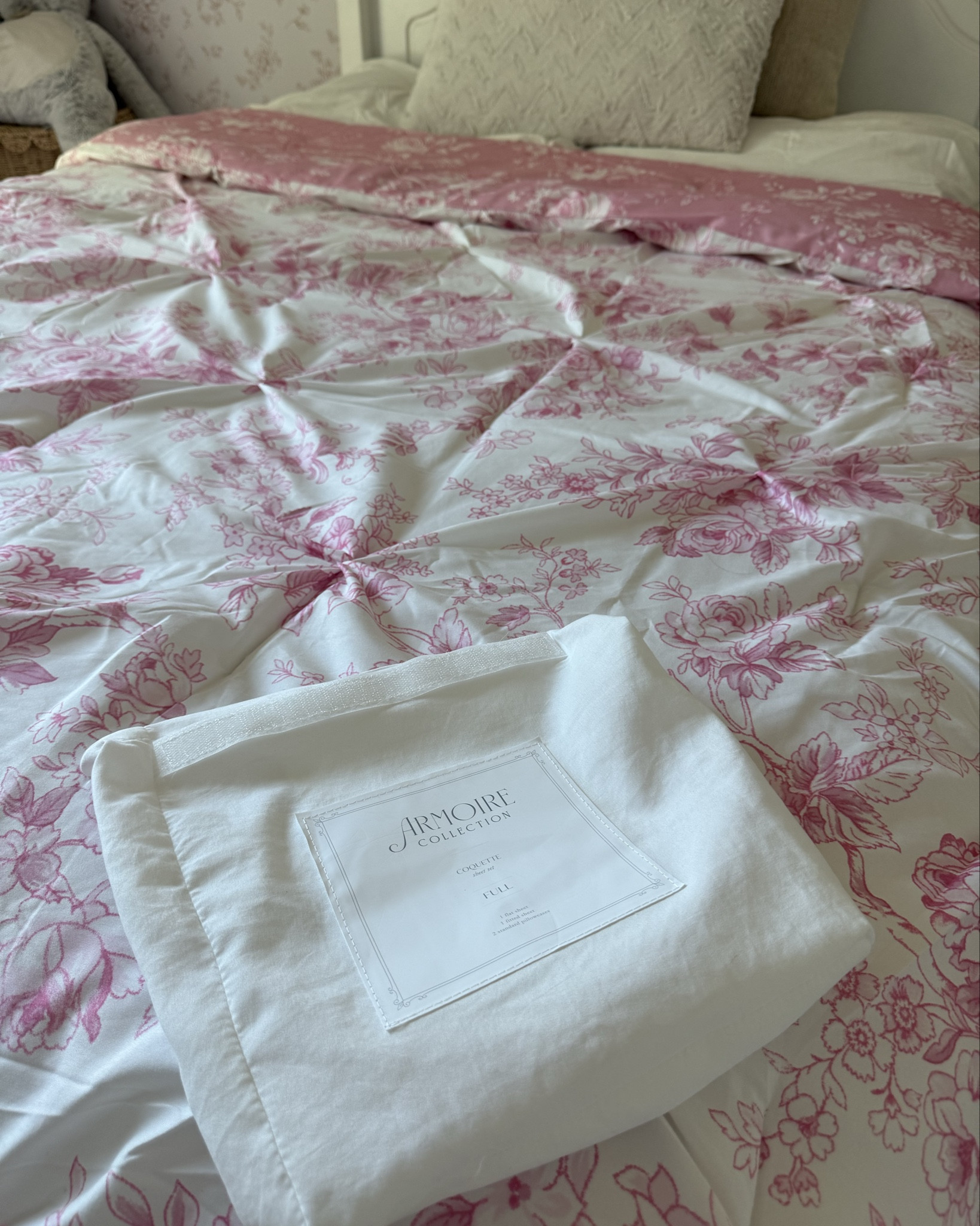 Kids Bed Sheets & Comforter🩷