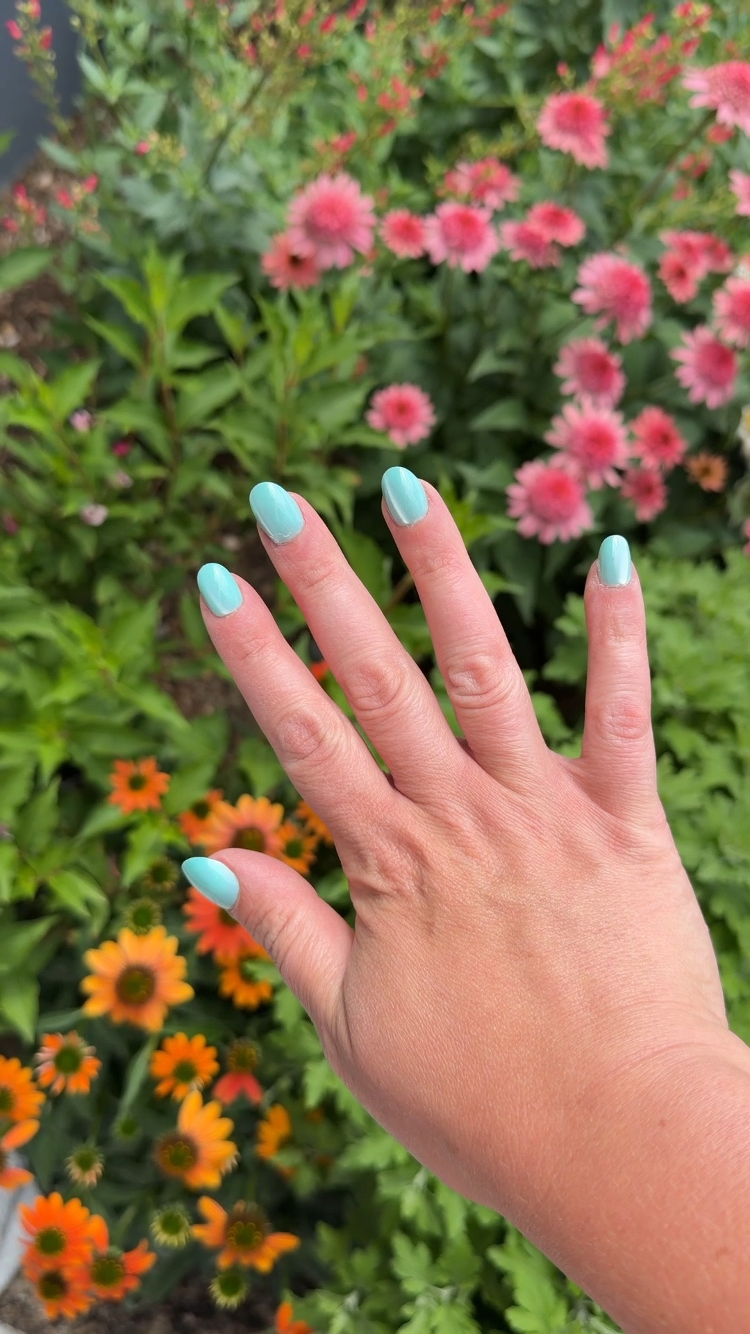 Glue on nail ideas from Olive and June 

Cat eye glue on nails, chrome glue on nails, summer nail inspo

#LTKselfcare #LTKmomlife #LTKBeauty