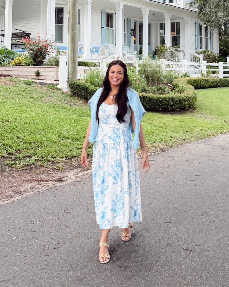 My favorite blue and white dress is on sale!

#LTKootd #LTKTall #LTKSeasonal