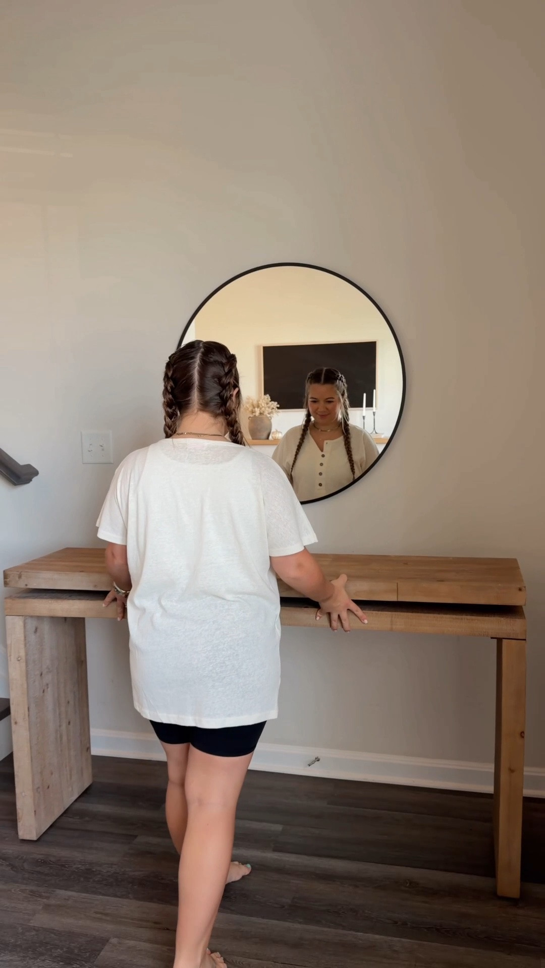 I’ve been on the hunt for a wood console table for right by our front door that have the organic earthy look but didn’t break the bank and I FINALLY found one 👏🏼👏🏼 Comment “STYLE” and I’ll send you the details 🛒✨