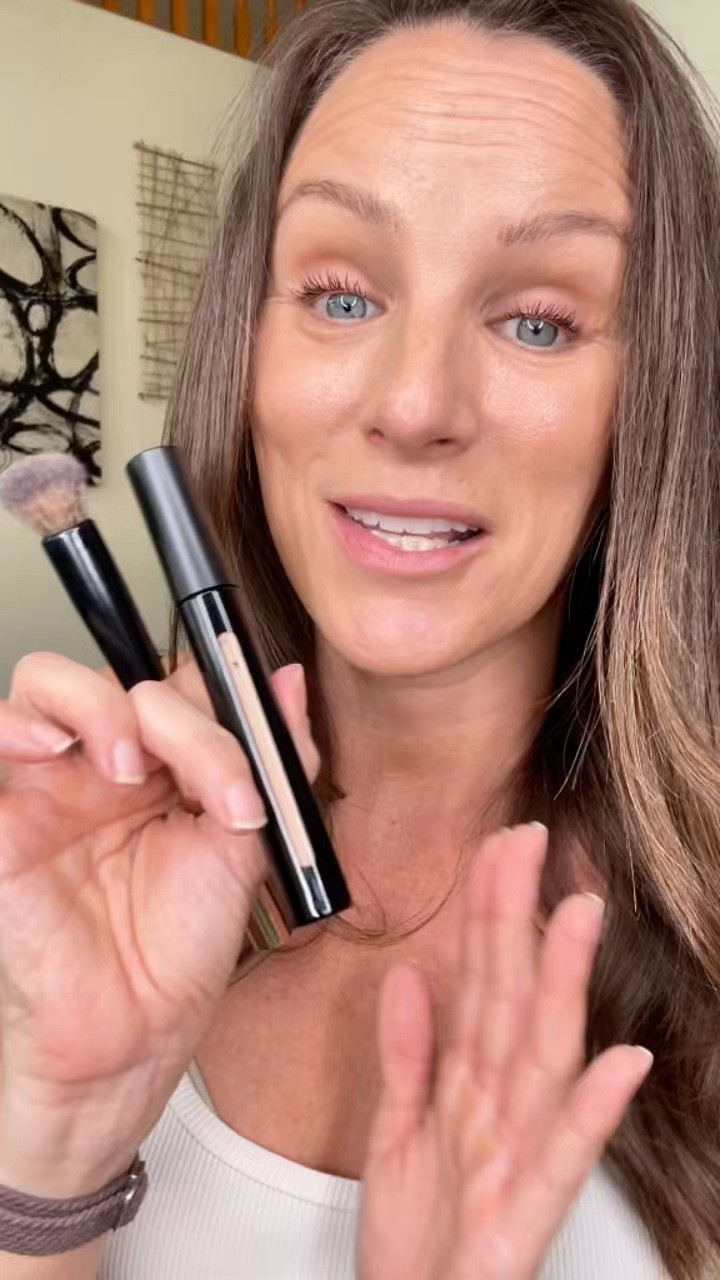 The Make Beauty Skin Mimetic Concealer really does look like real skin. Medium coverage, radiant finish, zero creasing, and it blends seamlessly with their brush for the most natural look. I use it for under eyes, redness, and spot coverage—without emphasizing texture. If you love a skin-like concealer that hydrates, smooths, and brightens, this bundle is such a good one
.
#makebeauty #skinmimeticconcealer #concealer #creasefree #beautyover40
@MAKE Beauty

#LTKBeauty #LTKOver40 #LTKgrwm