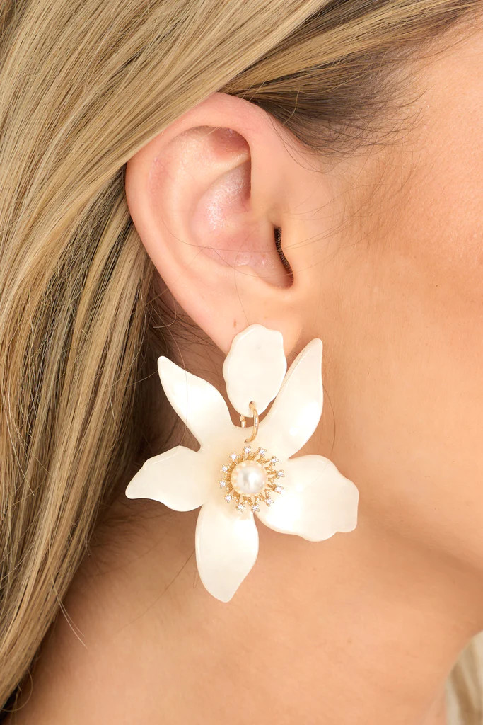 Blossom Ivory Pearl Earrings | Red Dress 