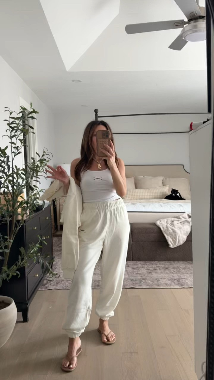 These @Lately Lounge pieces are soo good! Seriously soo impressed.

#LTKootd #LTKSeasonal