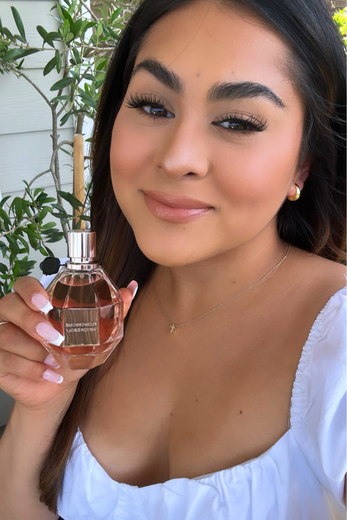 Treat your mom this Mother’s Day! Available now on @sephora @viktorandrolf_fragrances
#flowerbomb #ViktorAndRolfFragrancesPartner