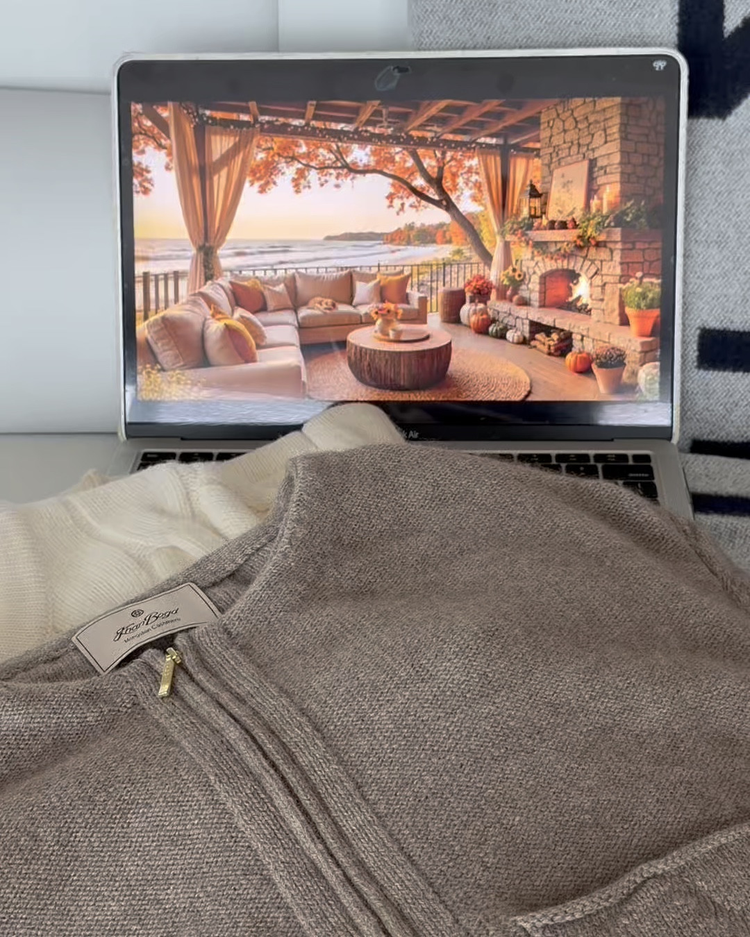 style that doesn’t slip ✨ From morning meetings to post-work catch-ups, my @pedsbrand no-show liner socks keep me comfy and polished all day long. Perfect under loafers or sneakers—they actually stay in place 👀 

#LTKActive #LTKGiftGuide #LTKShoeCrush