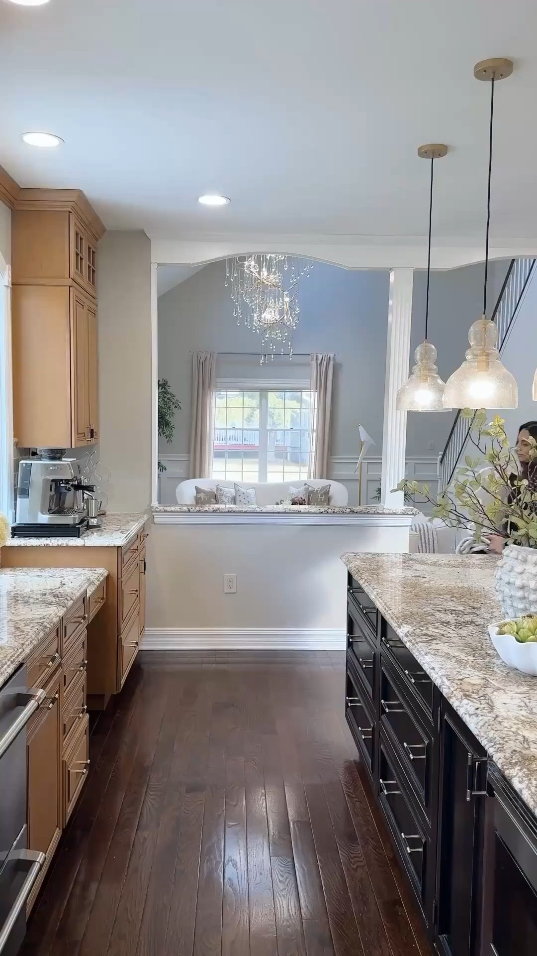 One of my bestsellers- the scalloped runner. It also comes in many rug sizes. Absolutely stunning! @Wayfair 



#liketkit #LTKHome #LTKSaleAlert #LTKdayinmylife
@shop.ltk
https://liketk.it/5VTYr