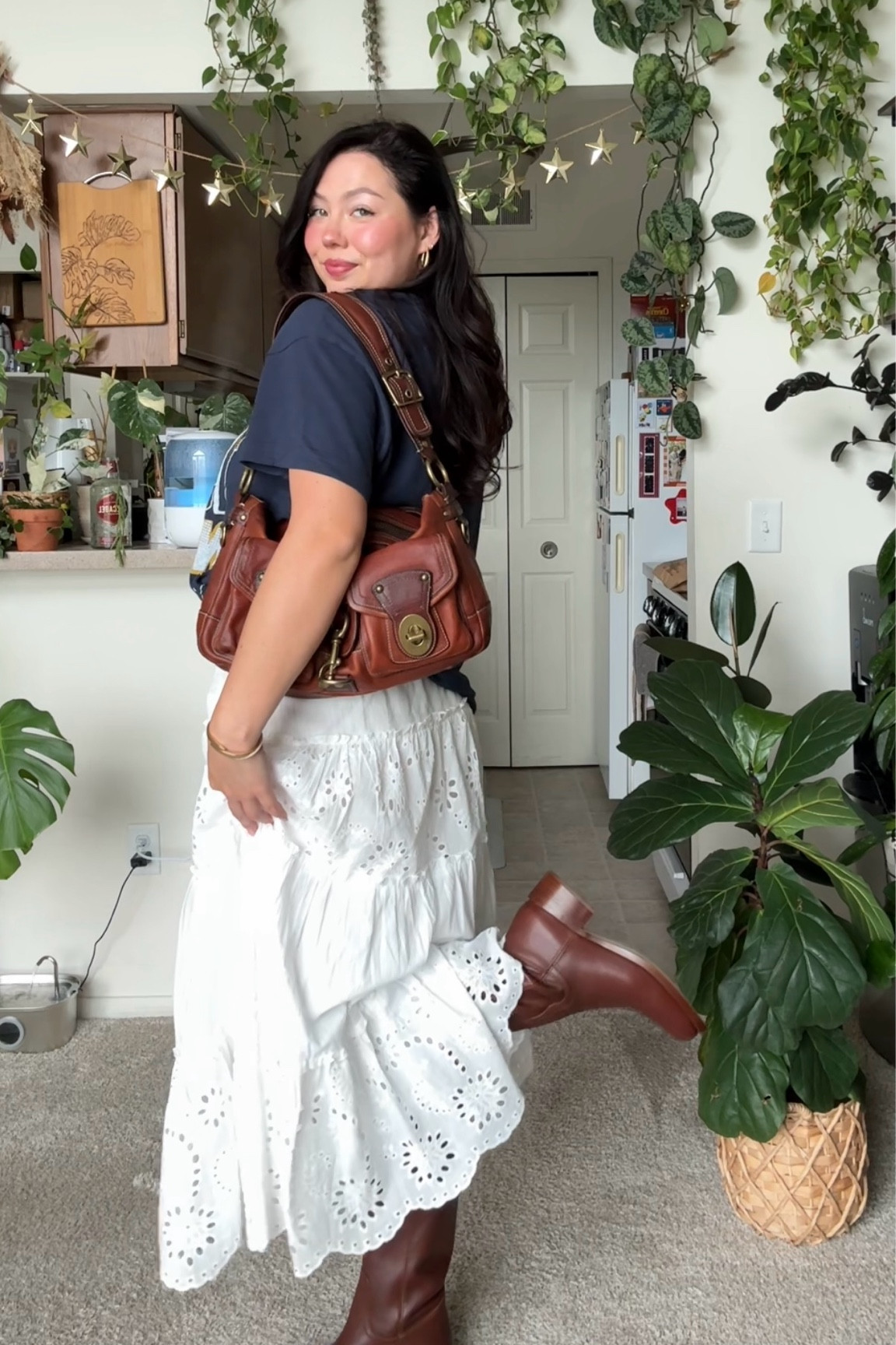 Steve Madden riggs boots + Abercrombie u of m shirt
