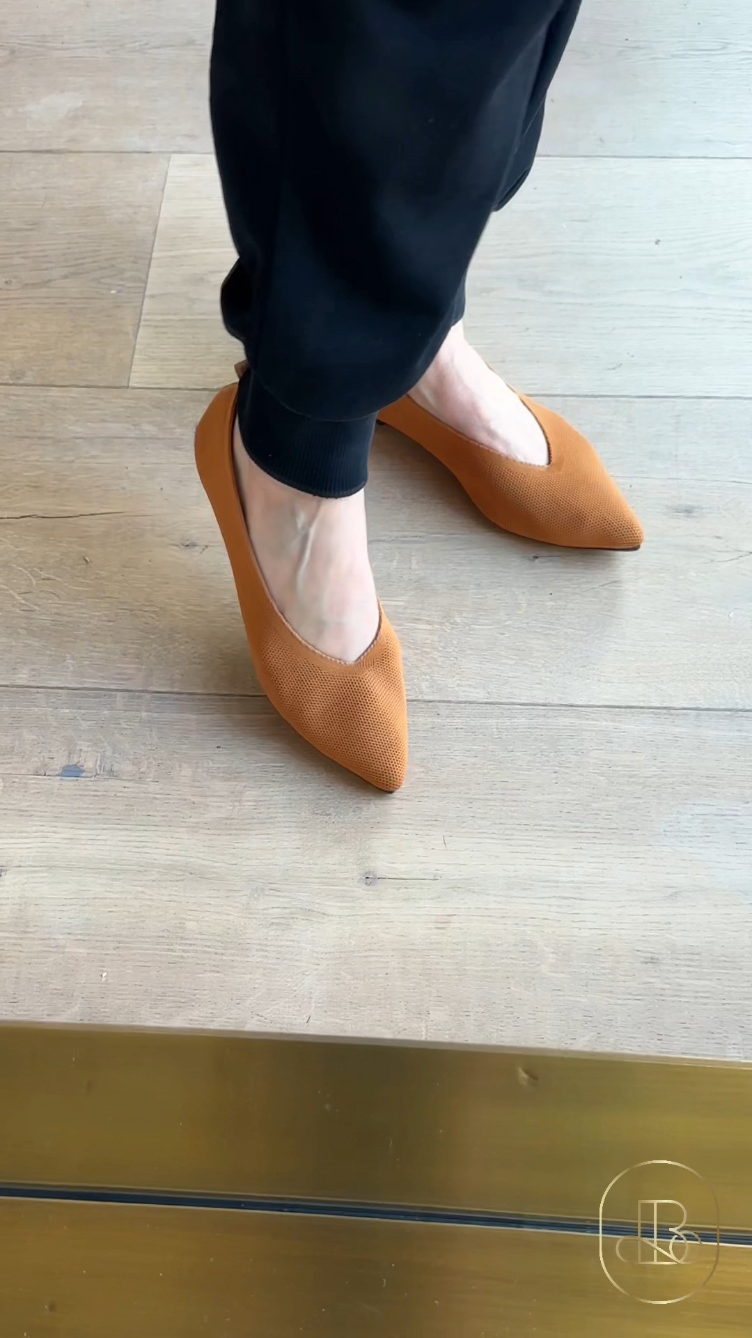 If you're looking for an ultra-lightweight shoe you can throw on in under two seconds, these knitted flats are a nice to have for instant effortless style 🥿    A perfect to give to your mom, sister, commuting bestie, or frequent traveler! 🎁 Great buy for your capsule shoe wardrobe so you can seamlessly transition from business casual meetings to after-work drinks. #LTKstyletip #LTKunder100 #KnitFlats #TravelEssentials #WorkwearStyle #BalletFlats #CapsuleWardrobe 

#LTKWorkwear