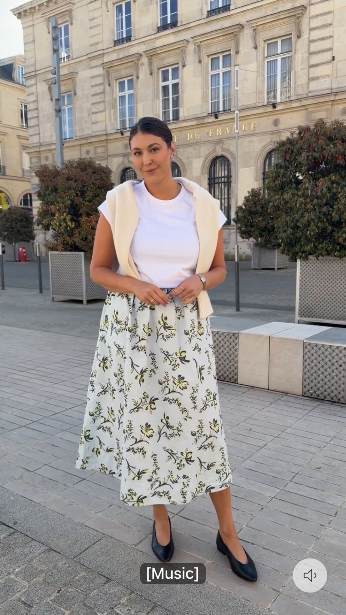 Parisian skirt moment 🌿

floral midi skirt, white tee outfit, classic style, paris outfit, feminine style, J.Crew skirt, neutral outfit

#LTKTravel #LTKootd #LTKMothersDay