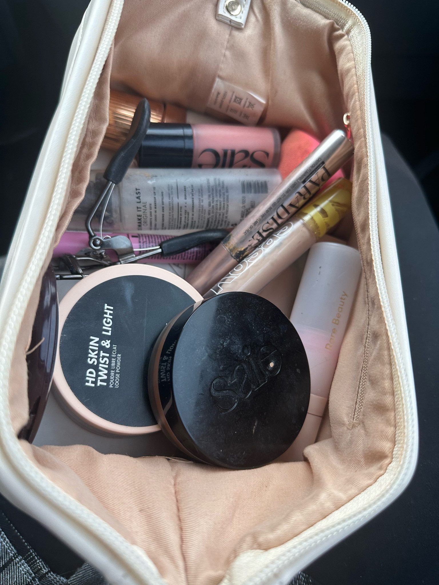 Just did my makeup in the car, this is what I used. 
Primer: rare beauty
Saie glowy gel
Foundation: flawless filter
Rare beauty eyeshadow primer
Eyeshadow: ofra bronzer palette 
Concealer: kosas
Saie cream bronzer
Saie cream blush shade: rosy
Makeup forever skin twist and light setting powder
Charlotte tilbury blush
Essence eyebrow gel
Elf eyebrow pencil
Lash paradise eyelash primer and mascara
Milani make it last setting spray 
Essence lipliner and maybelline lip crayon

