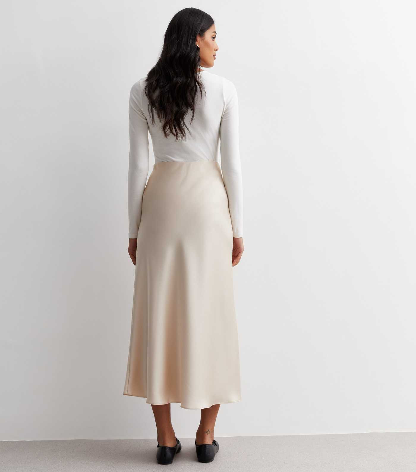 Gold Satin Bias Cut Midaxi Skirt
						
						Add to Saved Items
						Remove from Saved Items | New Look (UK)