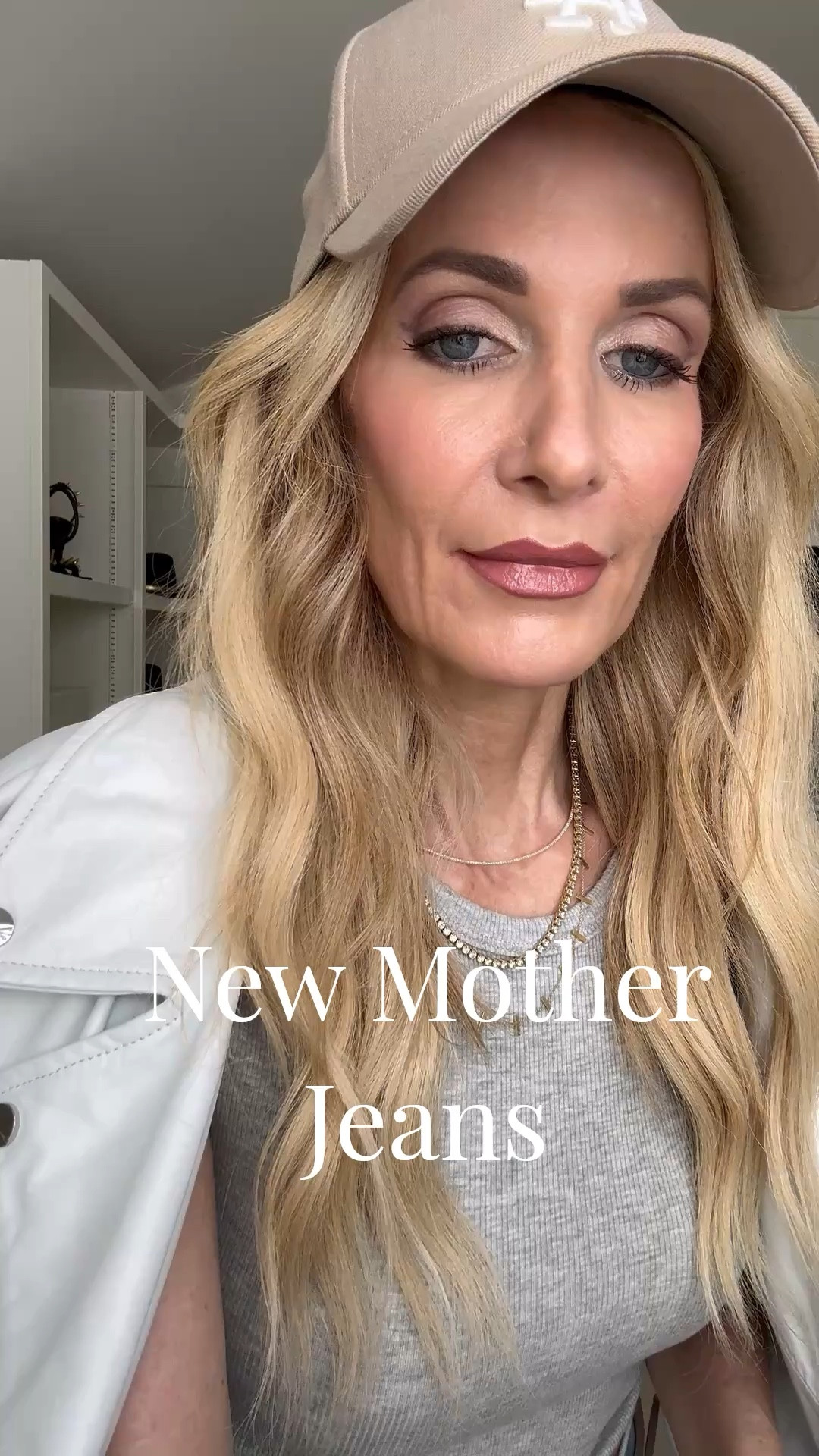 Stop scrolling—these MOTHER Kick It jeans are the most flattering high-waisted straight leg denim with a longer hem that elongates your legs (so good with heels!) 🤍
I’m wearing a size 24 and they fit TTS 

 #LTKootd #LTKSeasonal #LTKOver40