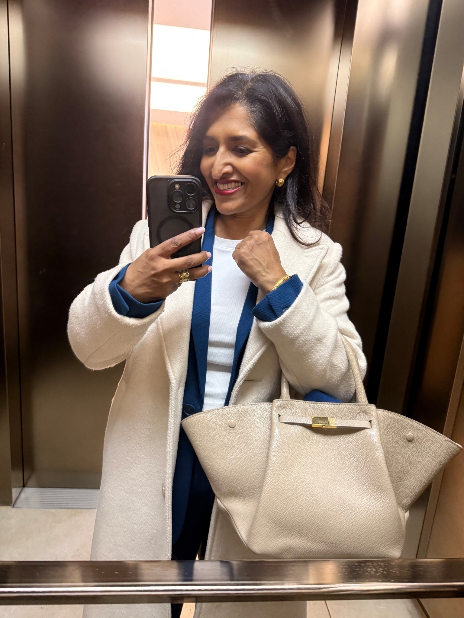 The sustainable brand @demellier that for every item you purchase, they fund lifesaving vaccines and treatments aimed to save the life of a child in need. Get 20% off BF20 ends today!!! 

#LTKover50style #LTKworkwear #LTKgiftguide