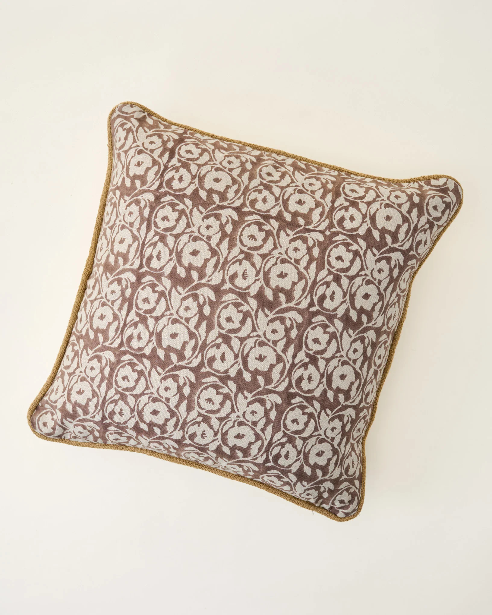 Pivoine Fleurs Pillow | Magnolia