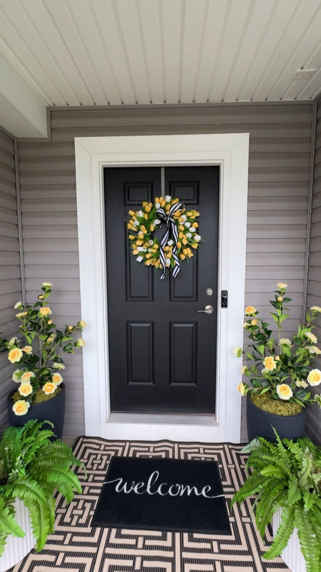 Get your front porch ready this summer. Shop items below @Wayfair 

Front porch decor 