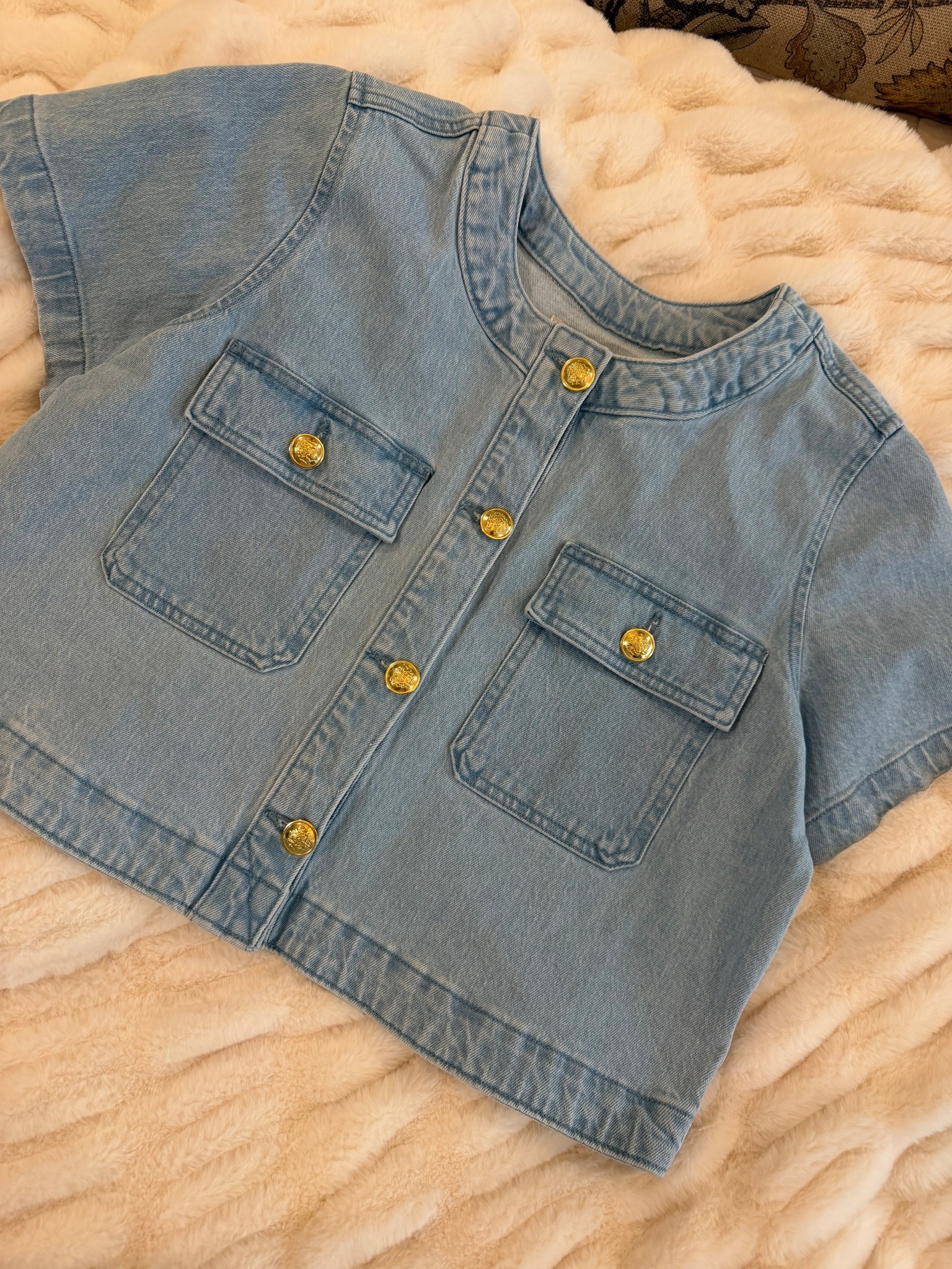 The CUTEST shirt jacket I ever  did see! 


#LTKdayinmylife #LTKgrwm #LTKOver40