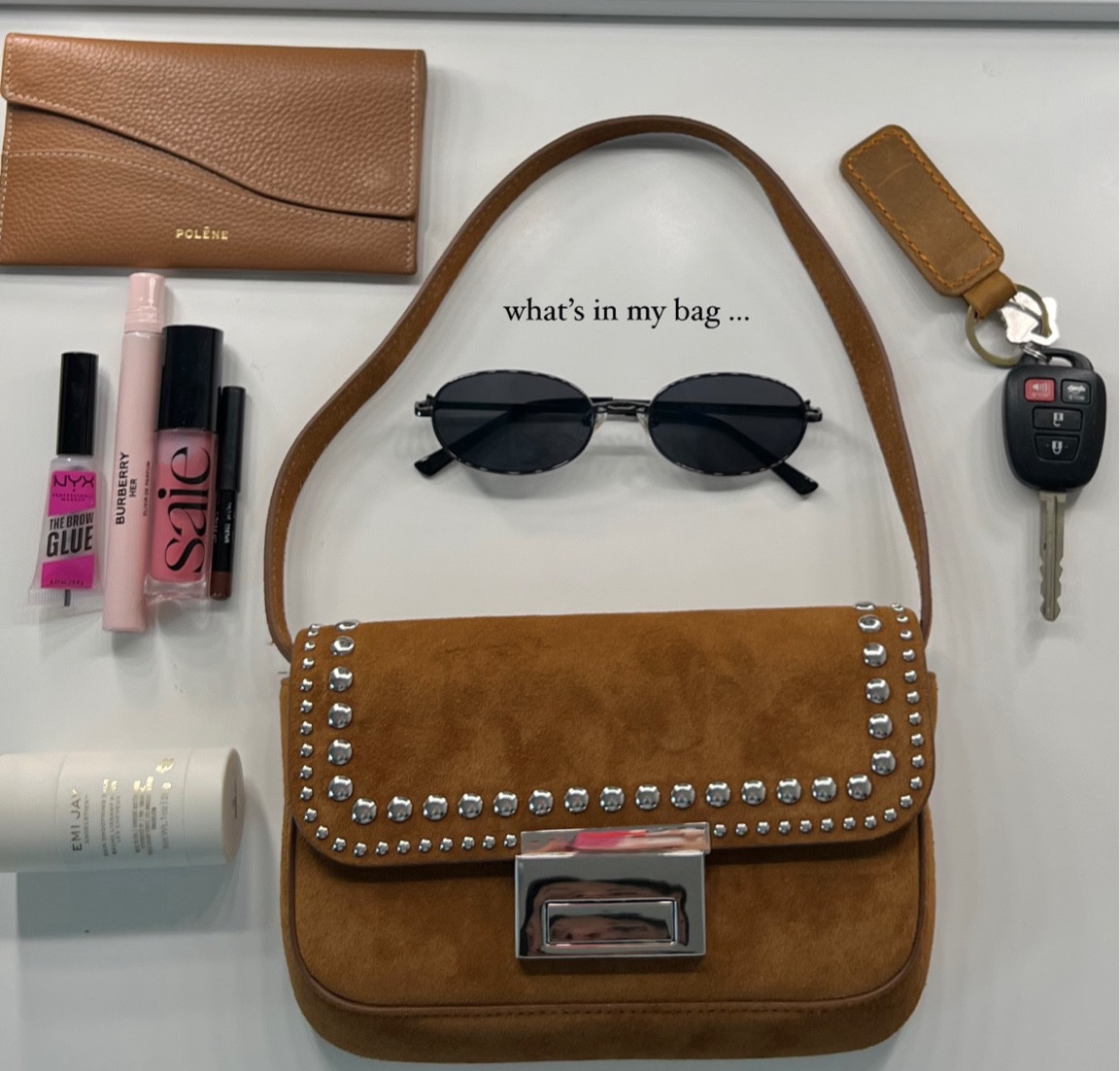 What’s in my fall bag! 

#LTKStyleTip #LTKItBag #LTKFallSale