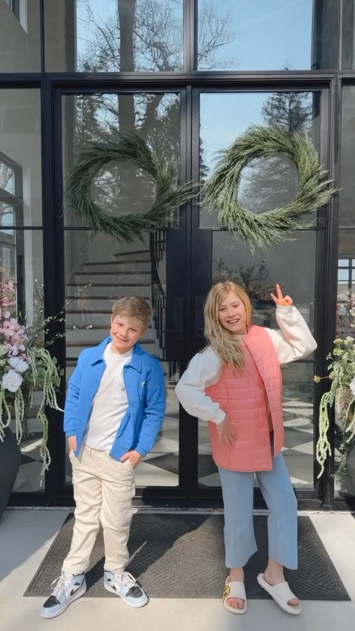 Cute new outfits from @walmartfashion. #ad/ I love @walmartfashion because everything is super soft, fit’s amazing, and is at a great price point! #ad #walmartfashion #freeassembly 